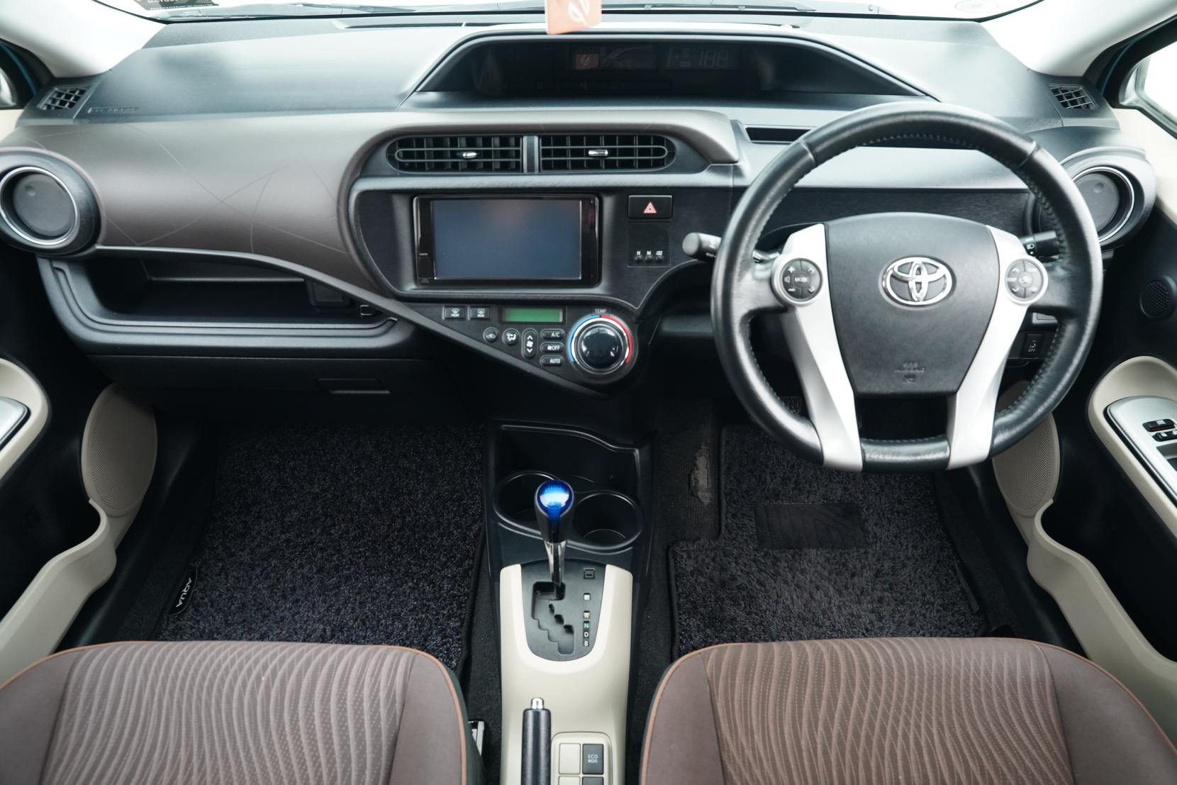 Toyota Aqua 1.5 Hybrid G