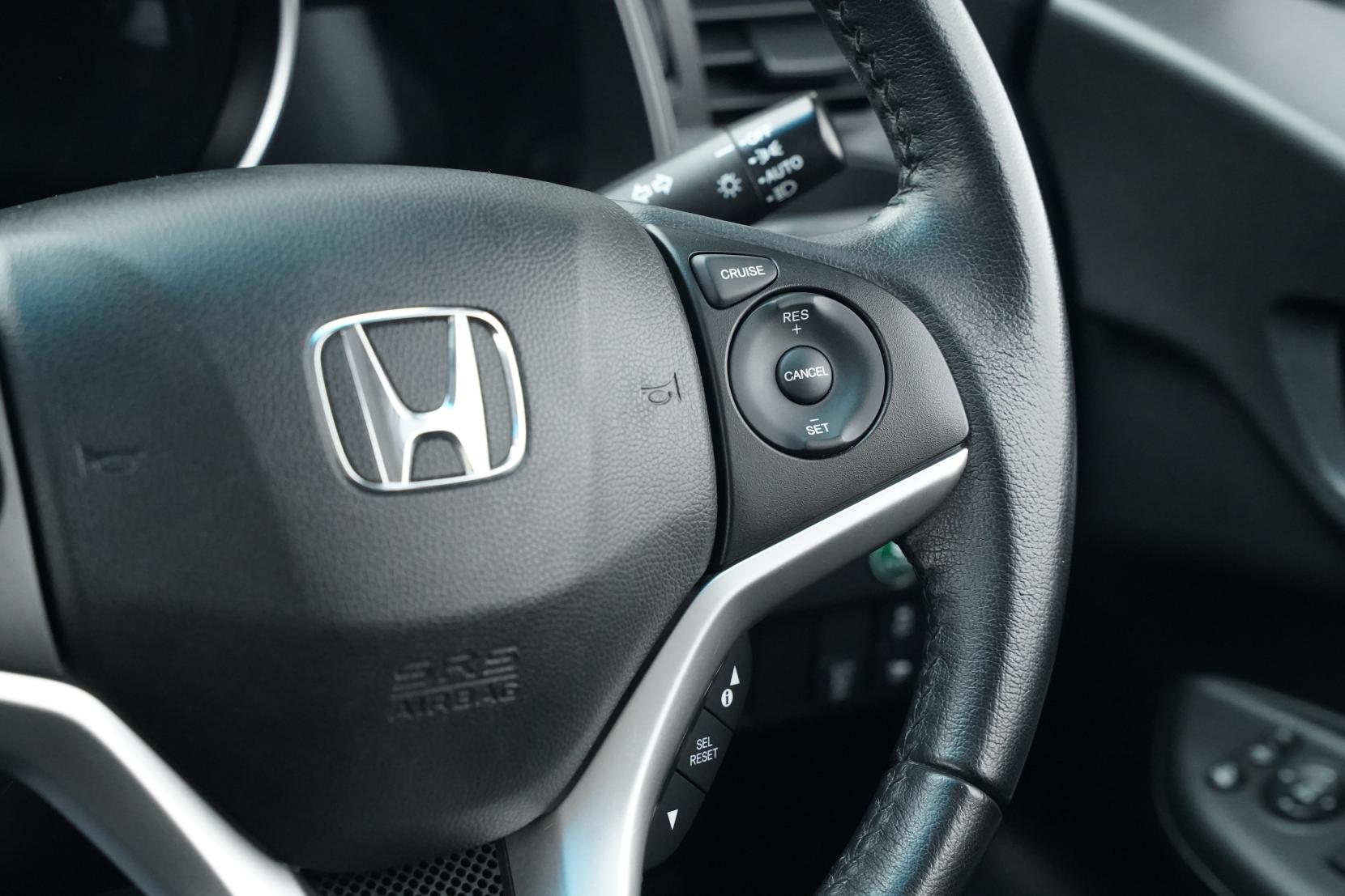 Honda Fit 1.5 Hybrid L PACKAGE