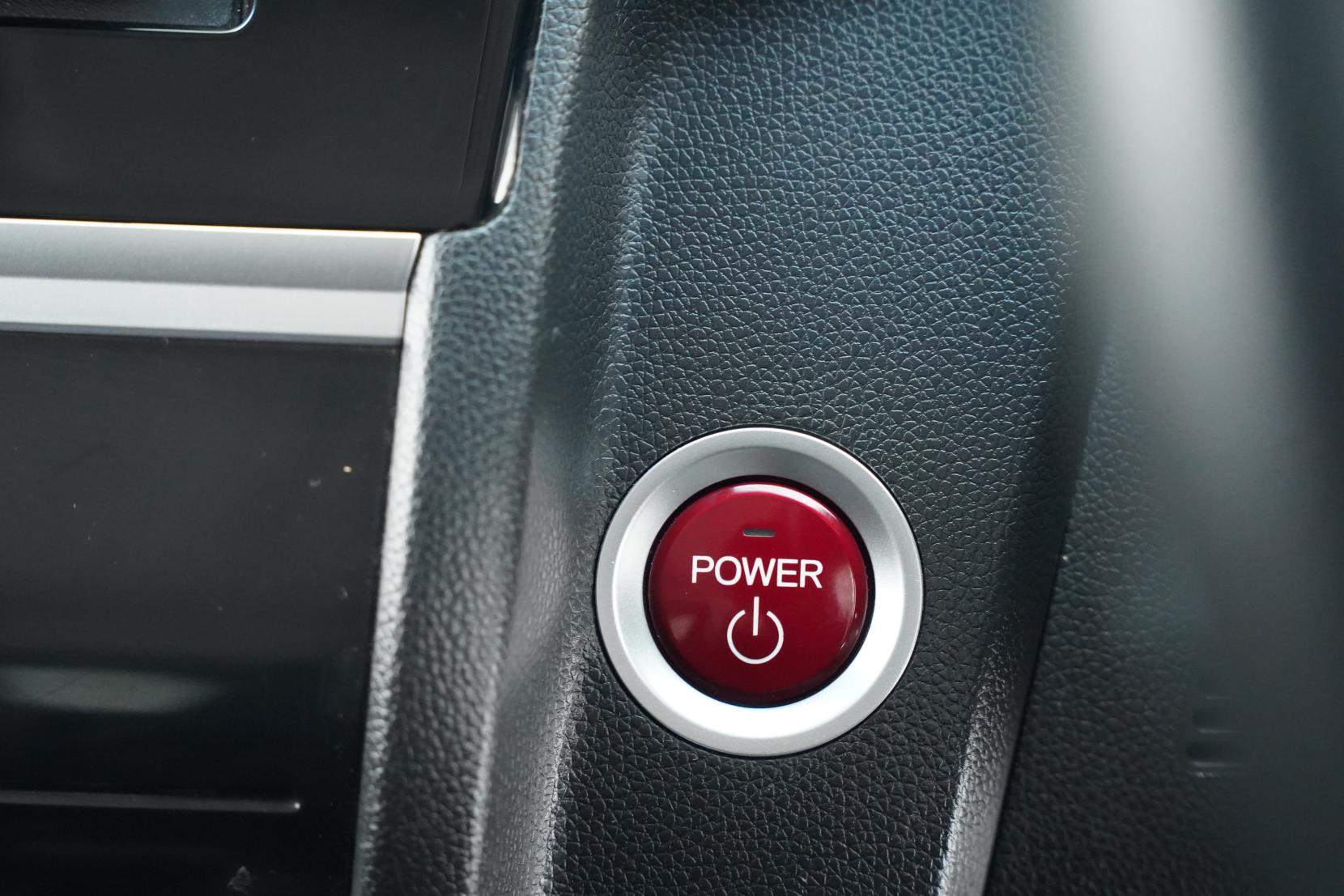 Honda Fit 1.5 Hybrid L PACKAGE