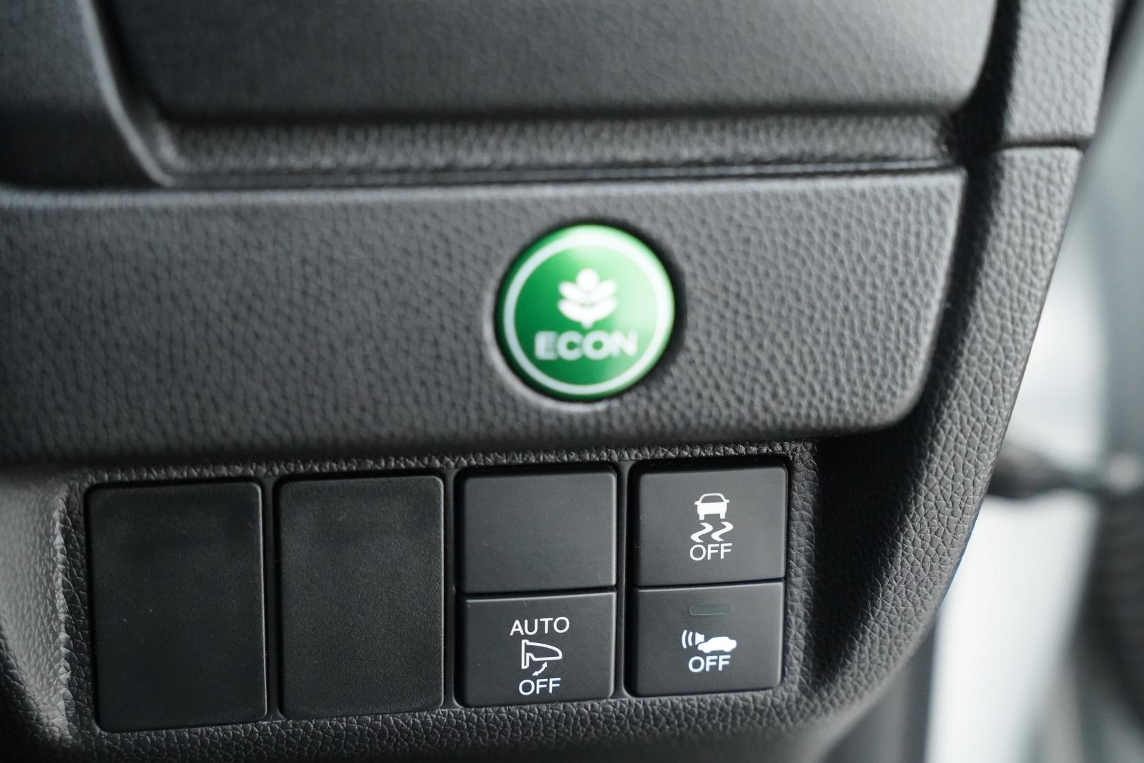 Honda Fit 1.5 Hybrid L PACKAGE