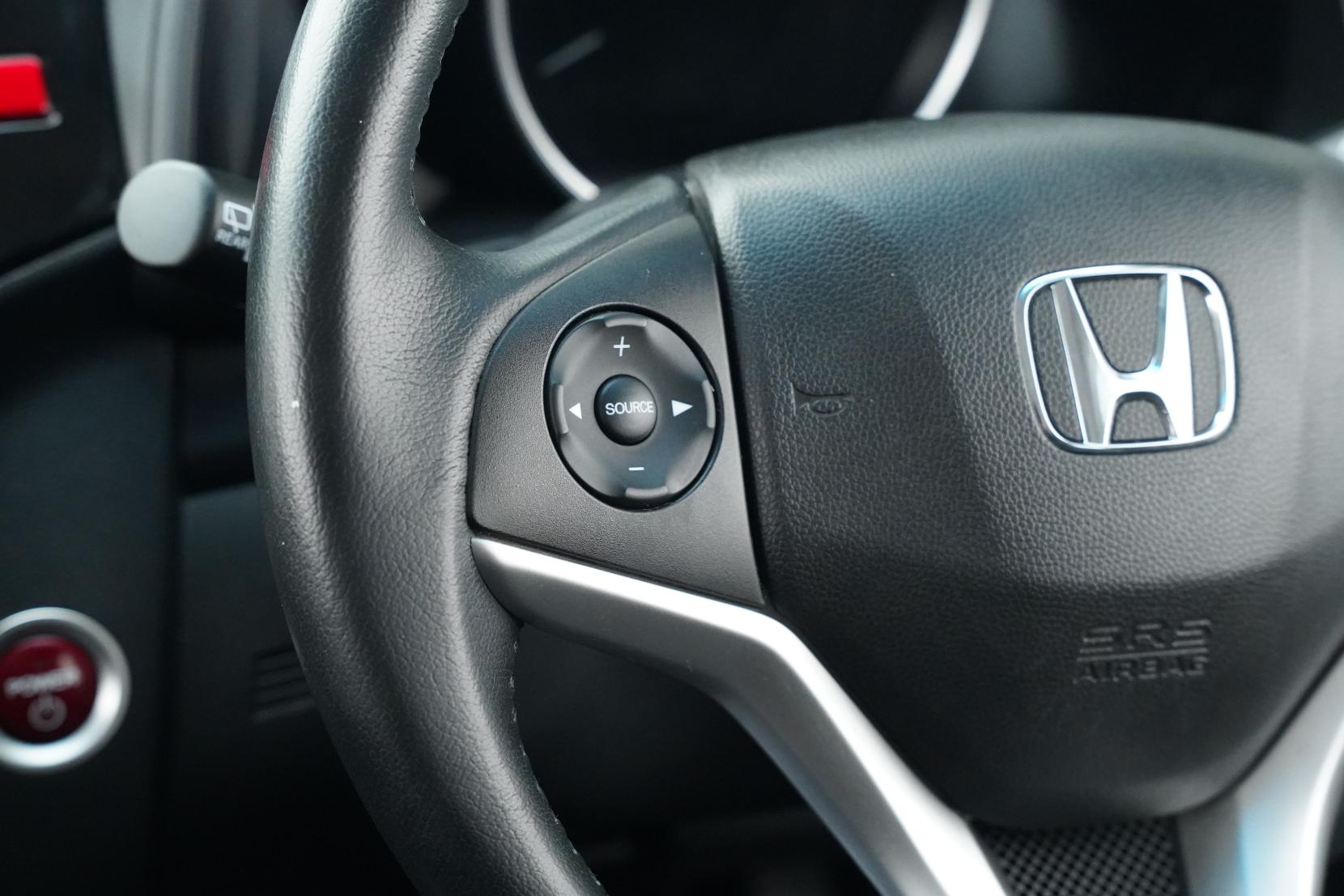 Honda Fit 1.5 Hybrid L PACKAGE