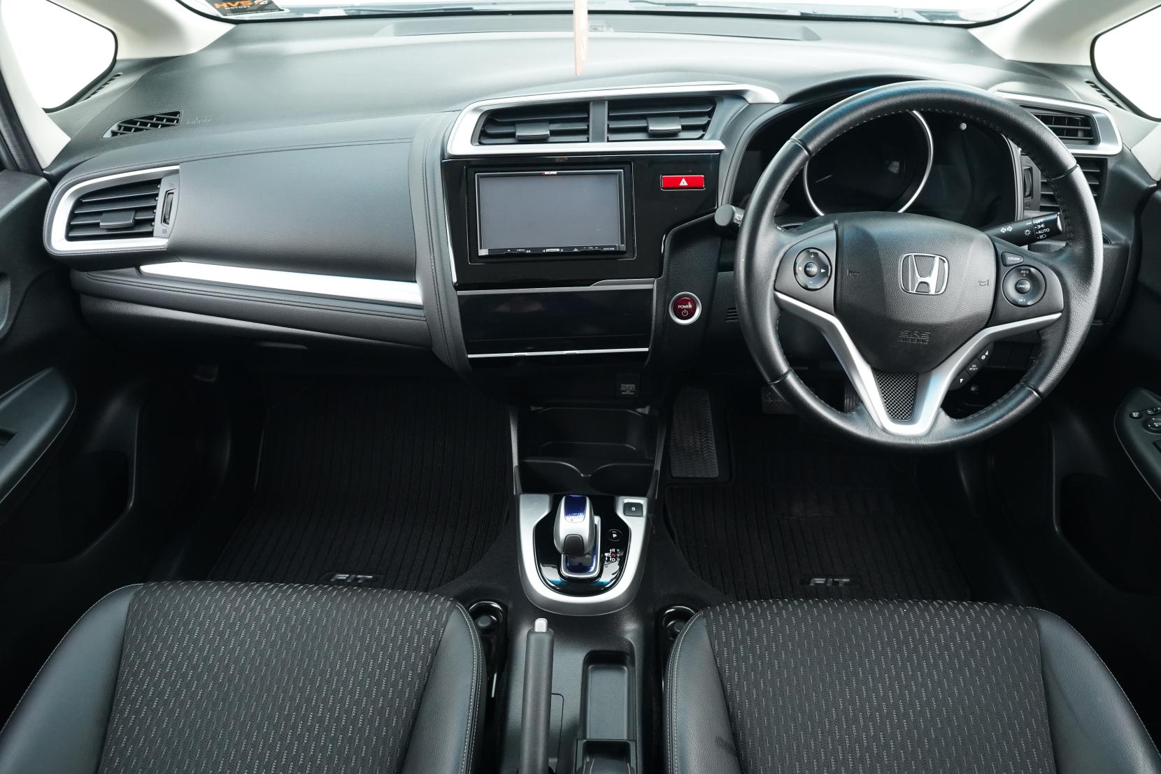 Honda Fit 1.5 Hybrid L PACKAGE