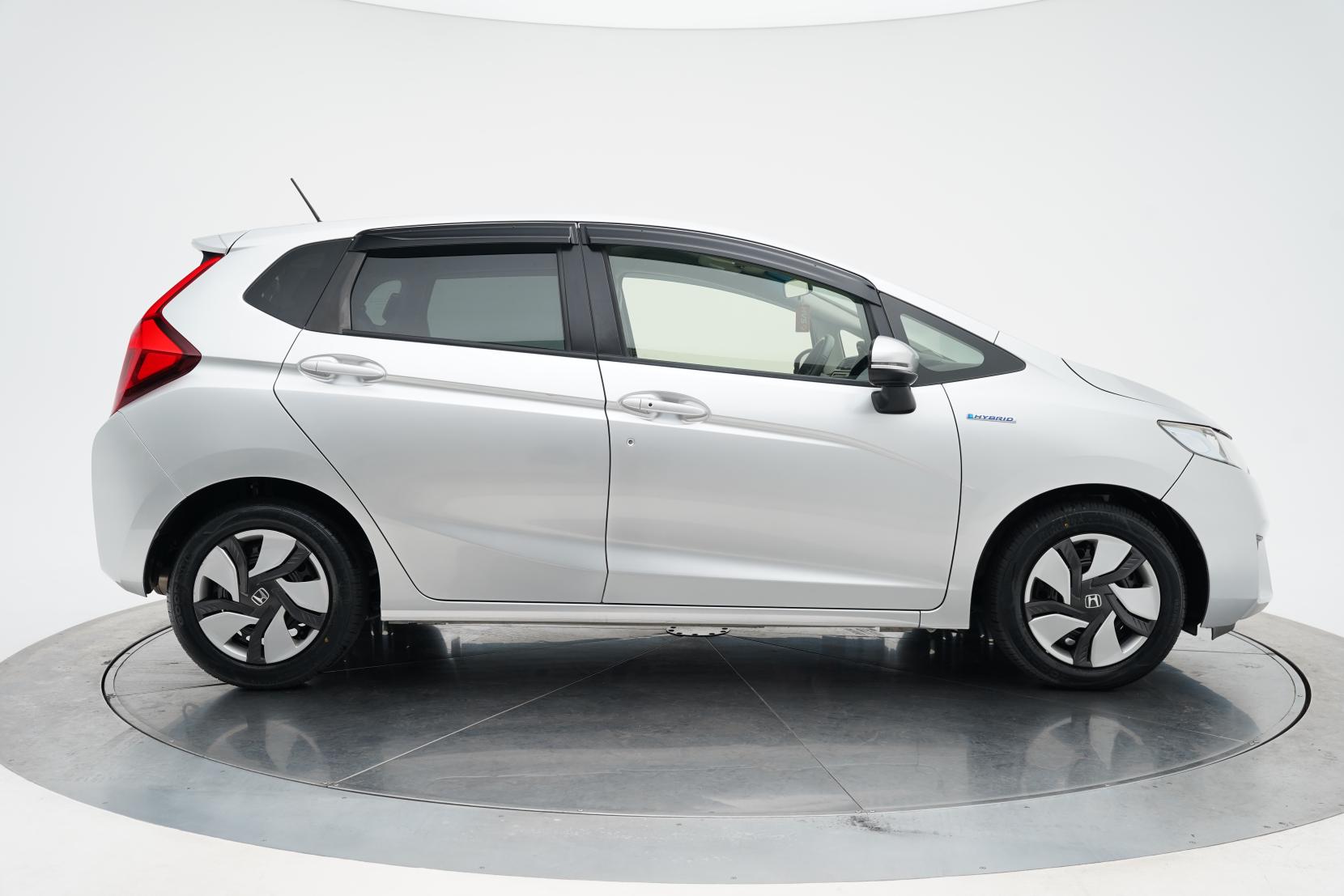 Honda Fit 1.5 Hybrid L PACKAGE