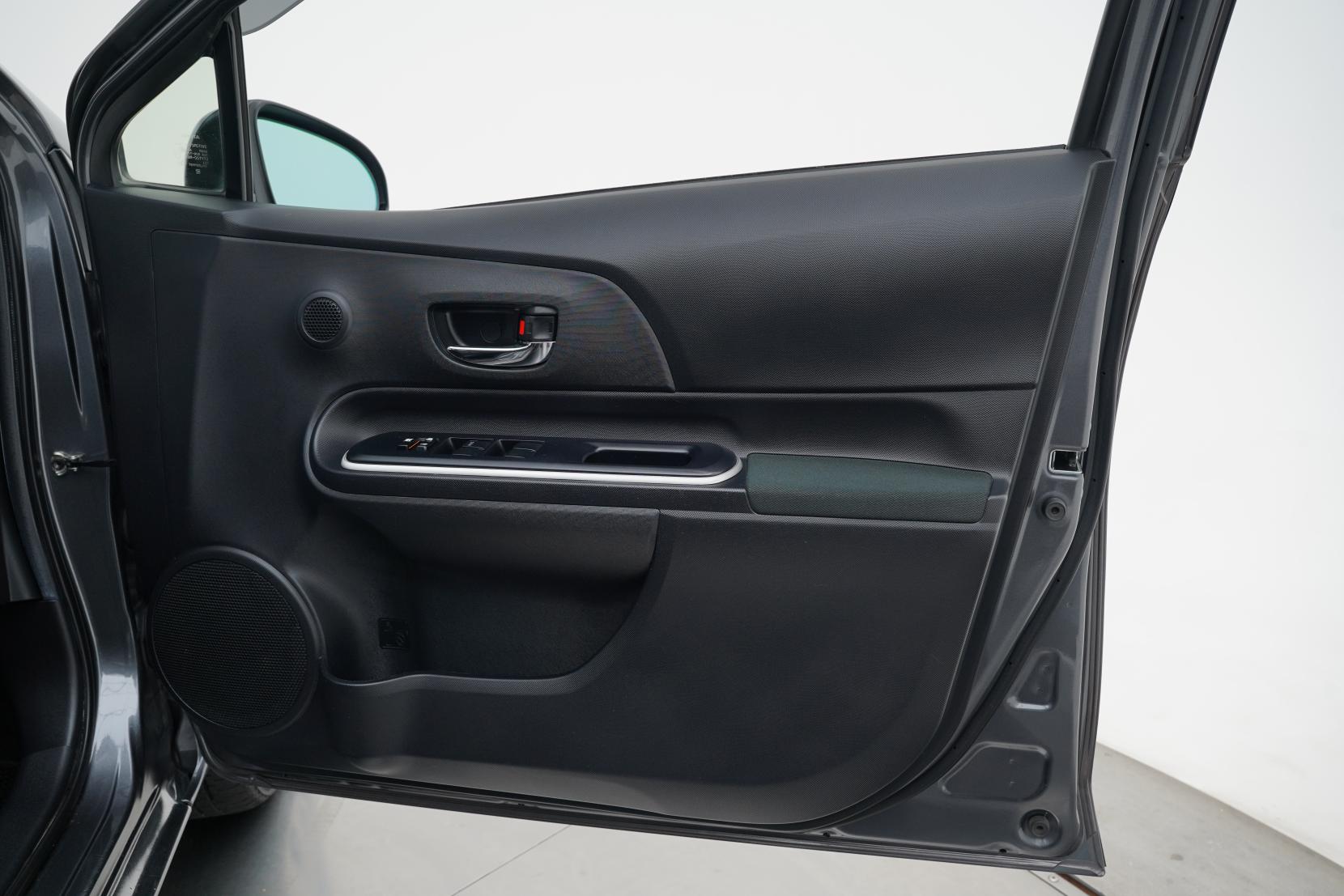 Toyota Aqua 1.5 G Leather