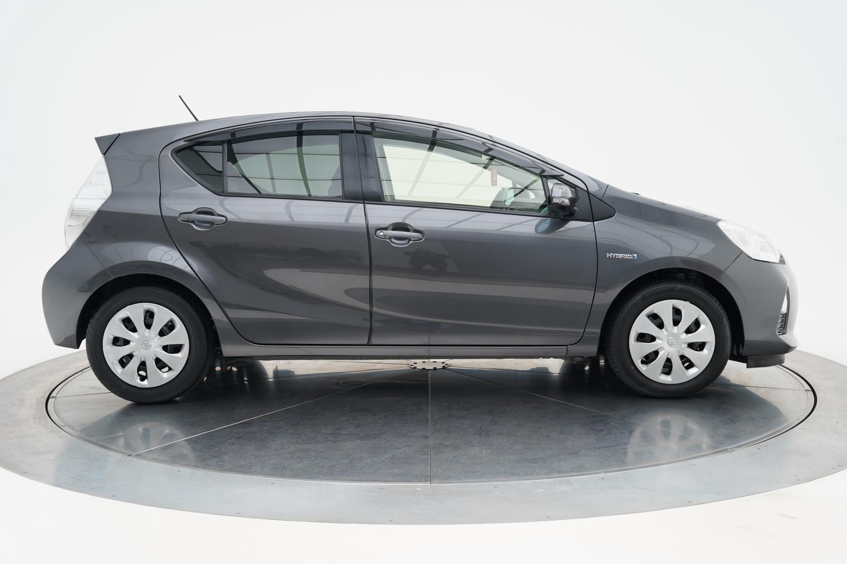 Toyota Aqua 1.5 G Leather