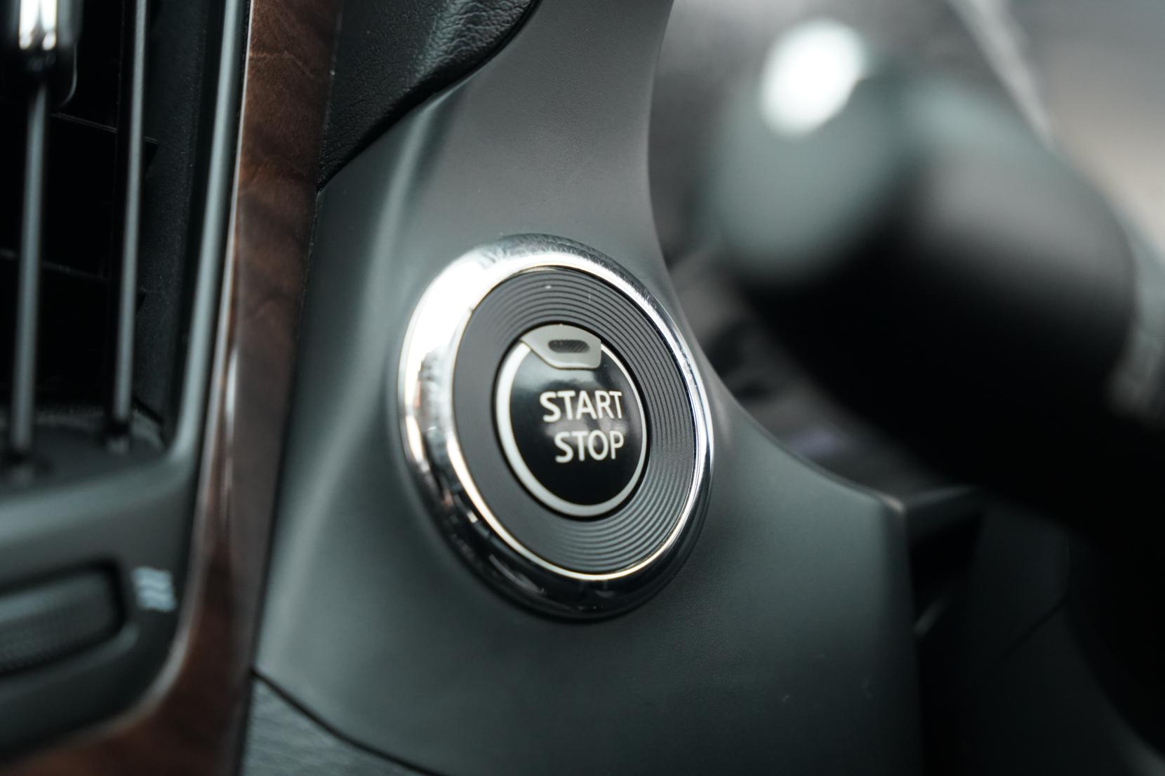 Nissan Skyline 3.5 350GT HYBRID TYPE P