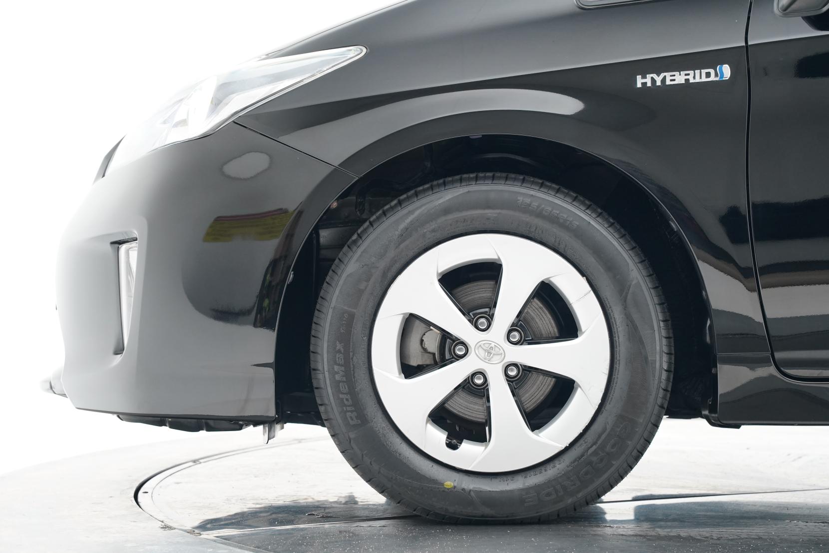 Toyota Prius Hybrid S