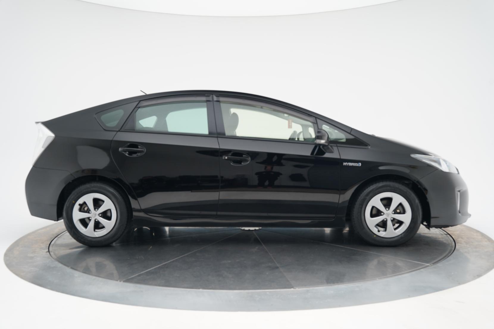 Toyota Prius Hybrid S