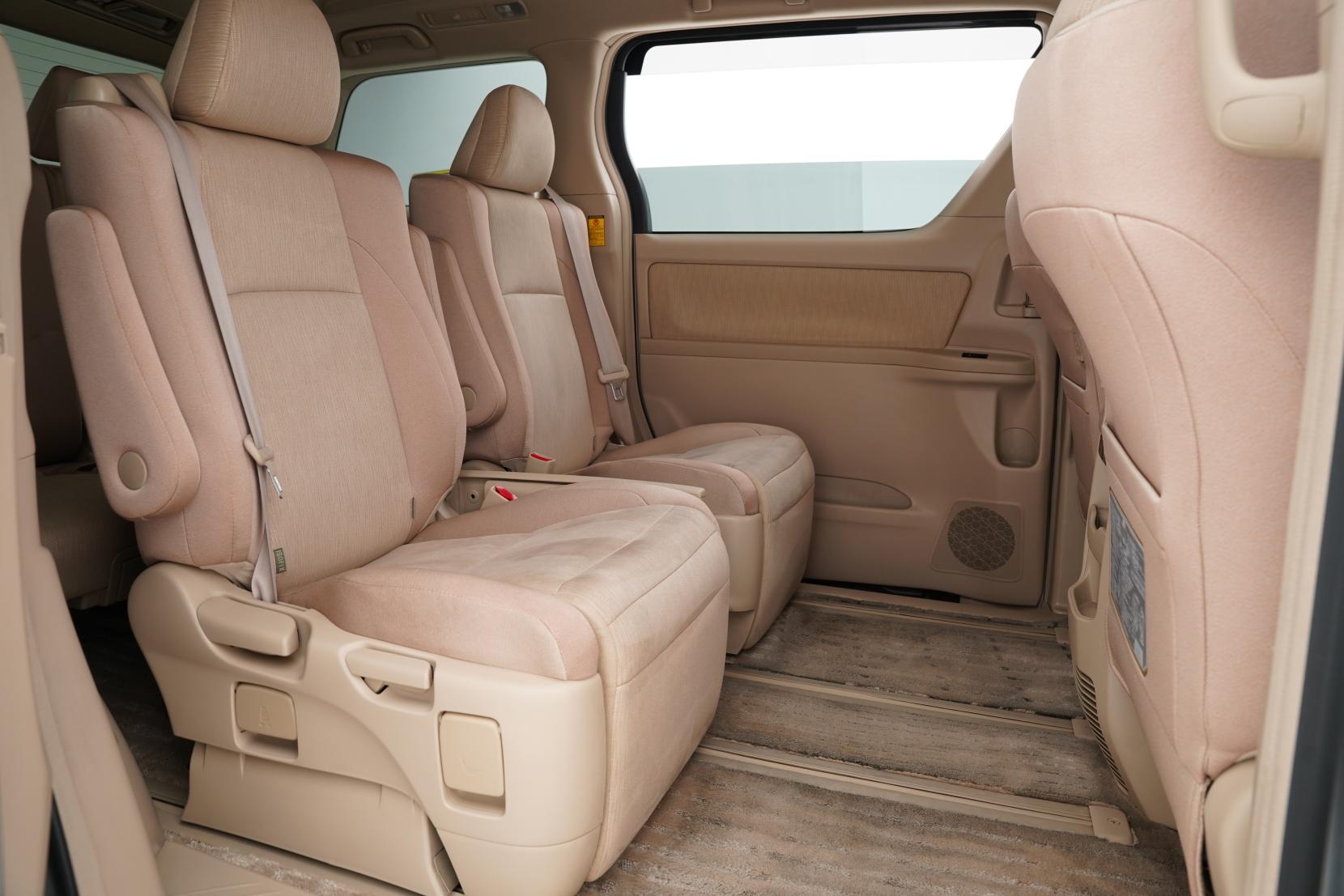 Toyota Alphard 2.4 Hybrid X 4WD