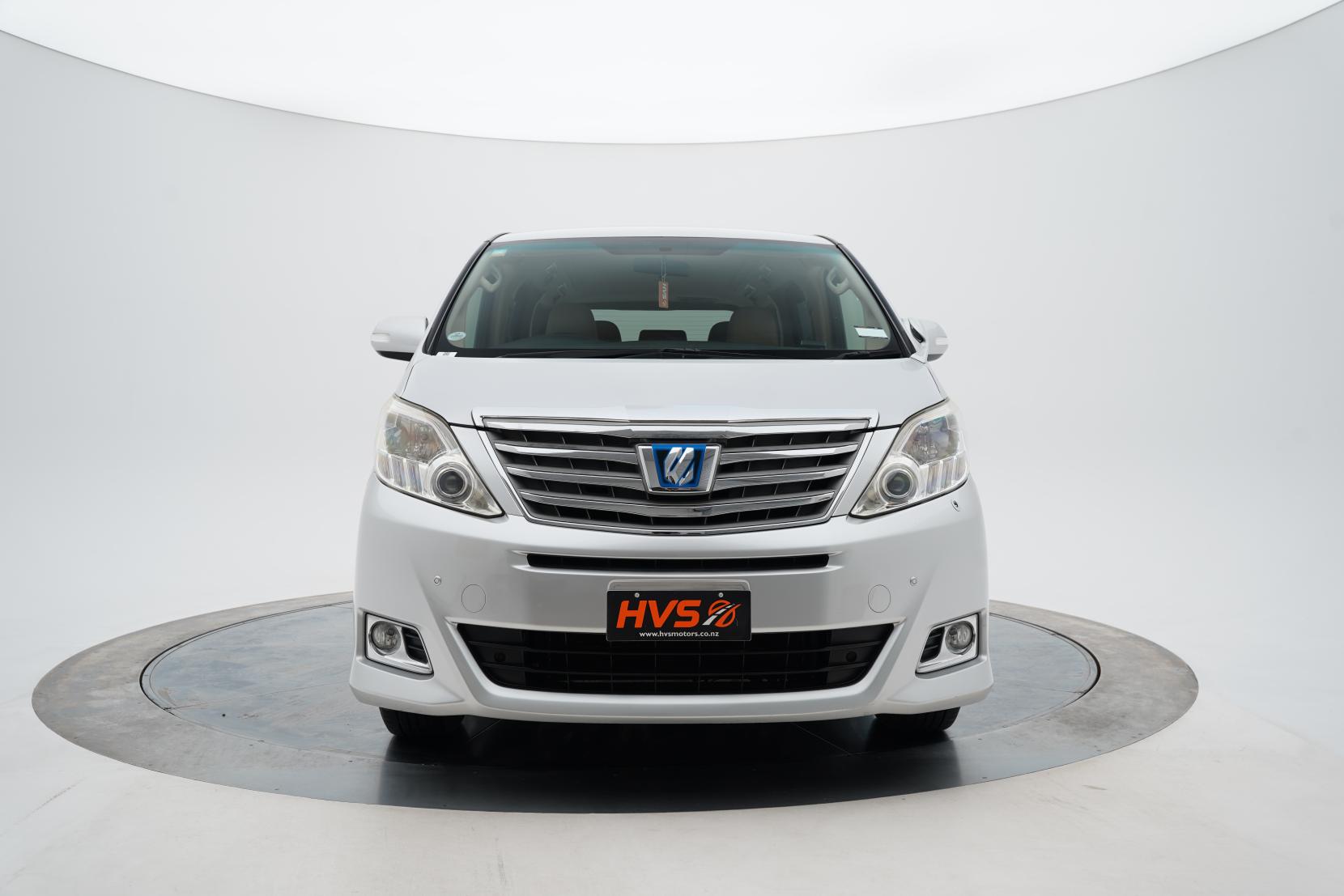 Toyota Alphard 2.4 Hybrid X 4WD