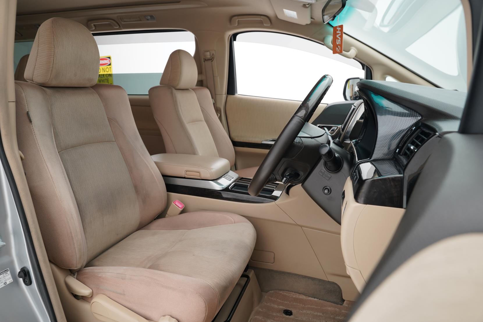 Toyota Alphard 2.4 Hybrid X 4WD