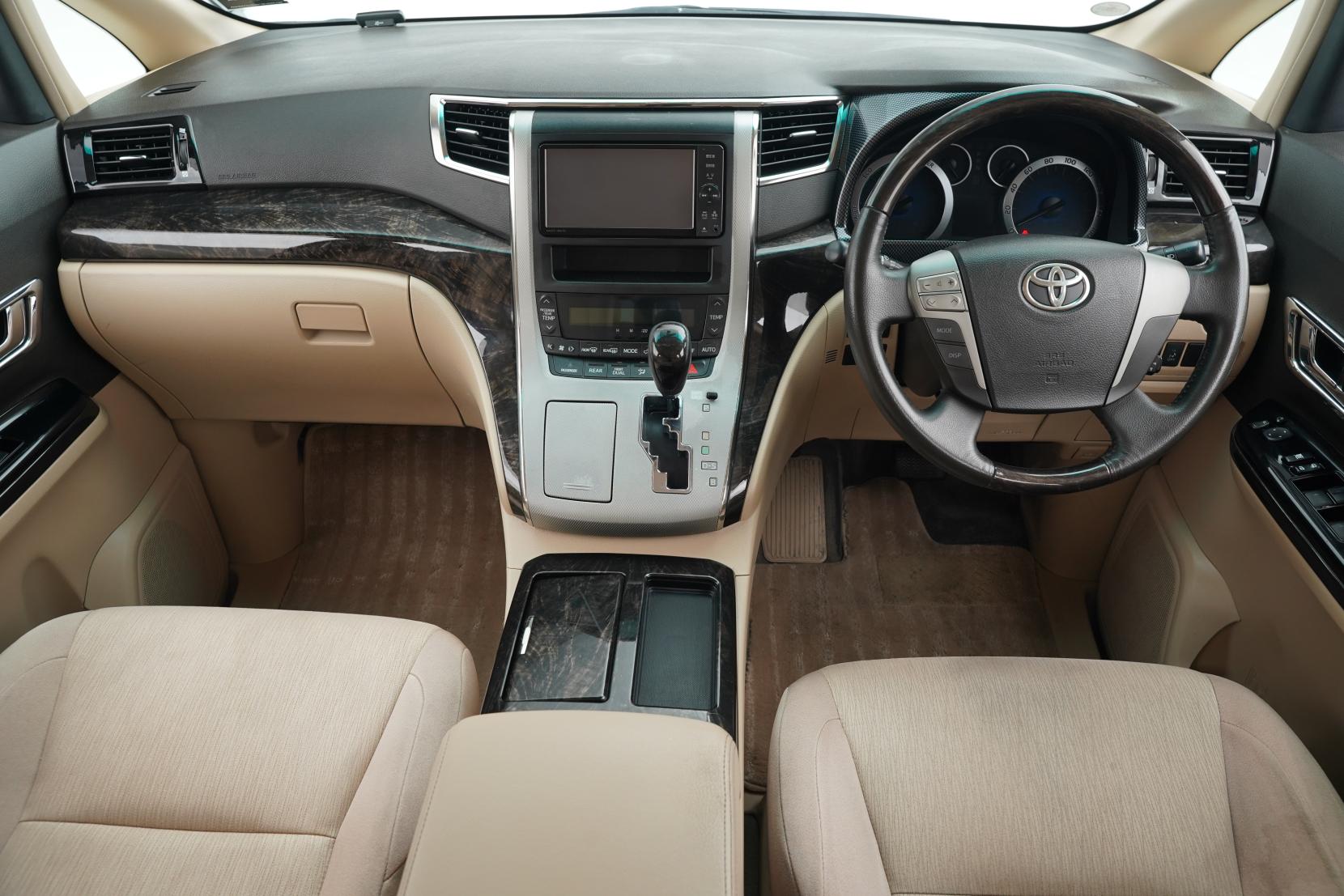 Toyota Alphard 2.4 Hybrid X 4WD