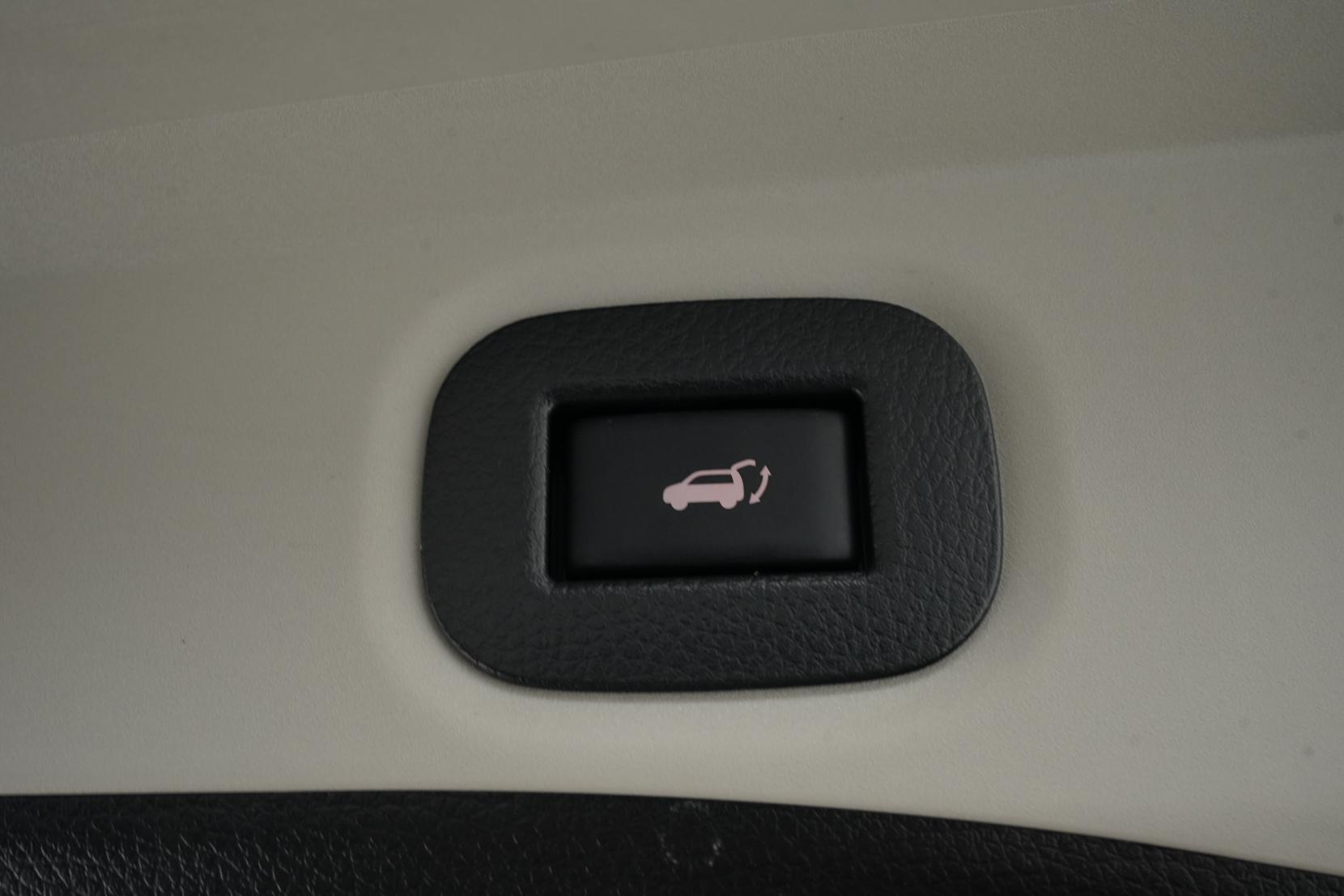 Nissan X-TRAIL 2.0 20X