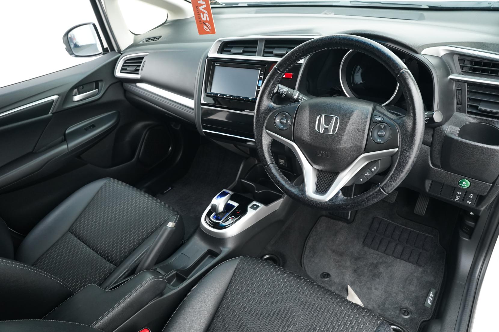 Honda Fit 1.5 Hybrid L PACKAGE