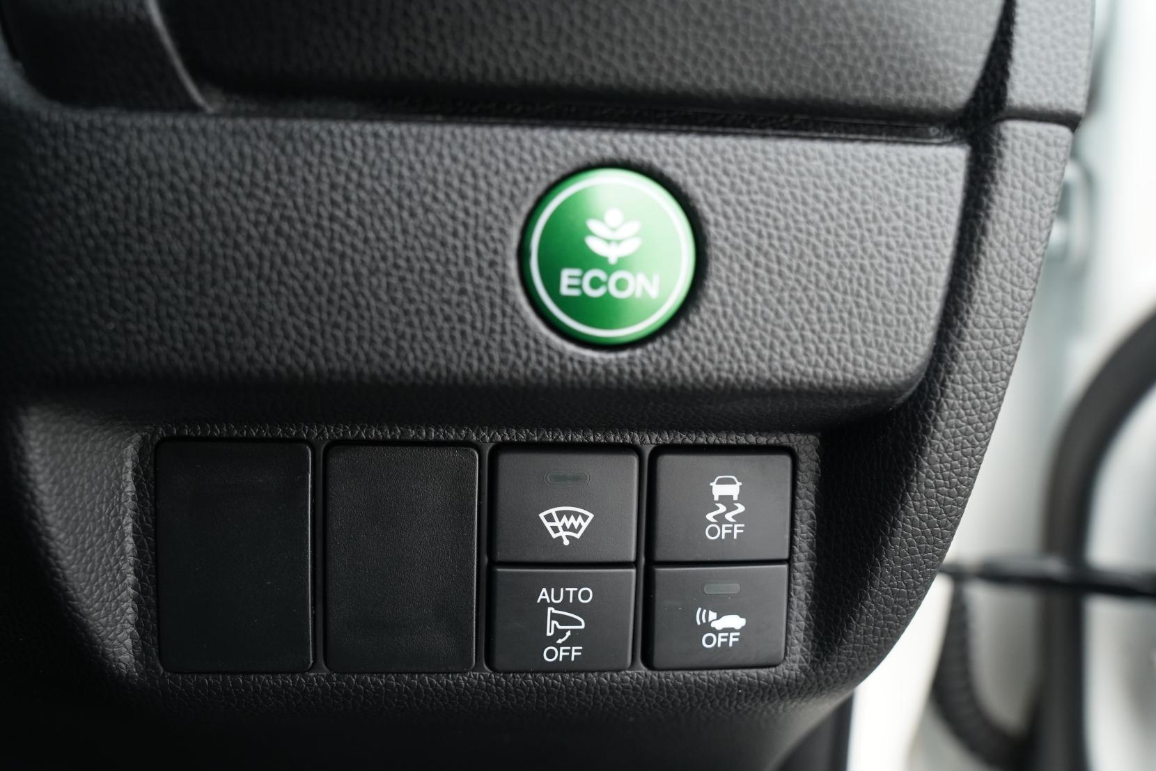 Honda Fit 1.5 Hybrid L PACKAGE