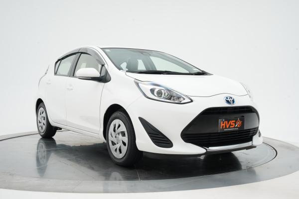 Toyota Aqua 1.5 Hybrid L