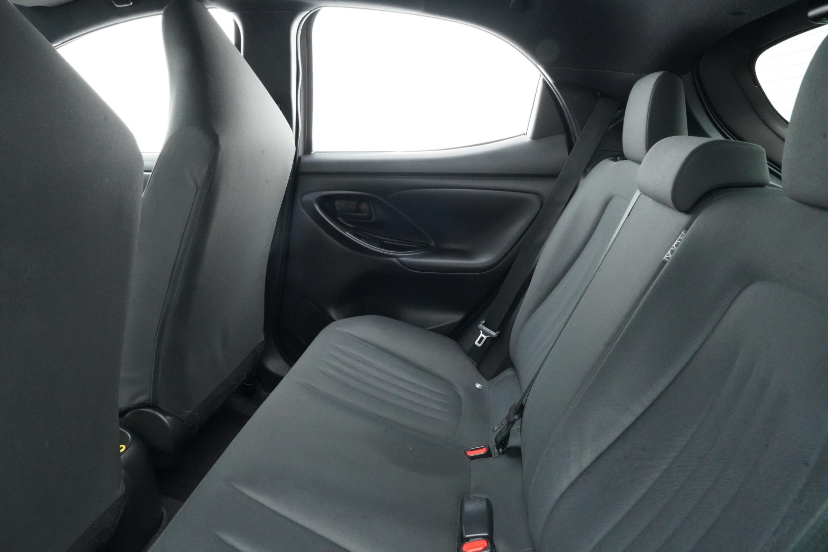 Toyota Yaris 1.5 Hybrid X