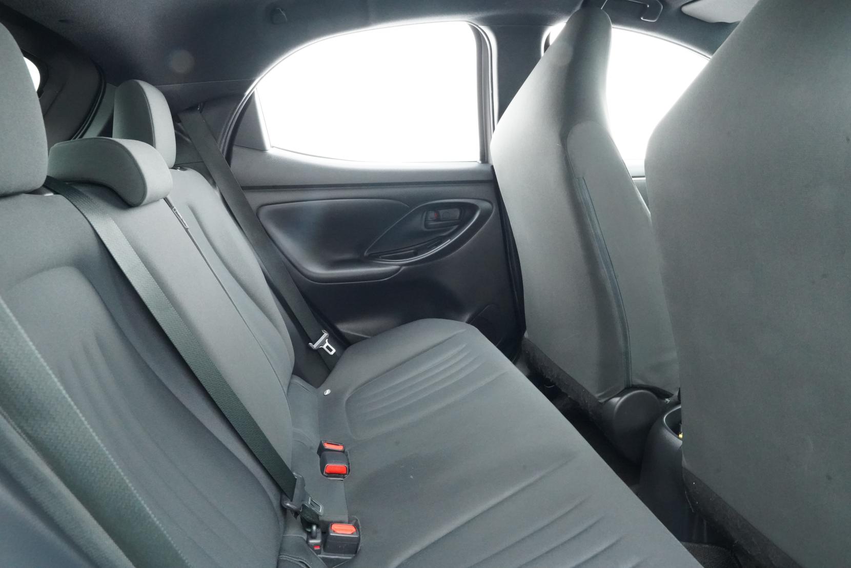 Toyota Yaris 1.5 Hybrid X