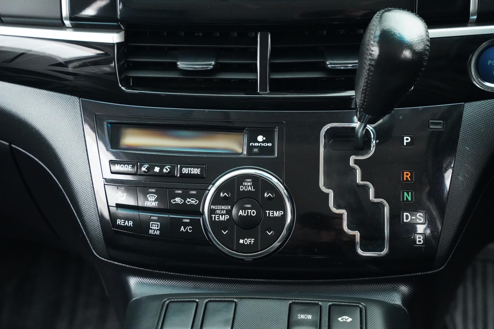 Toyota Estima 2.4 Hybrid 4wd Aeras Premium