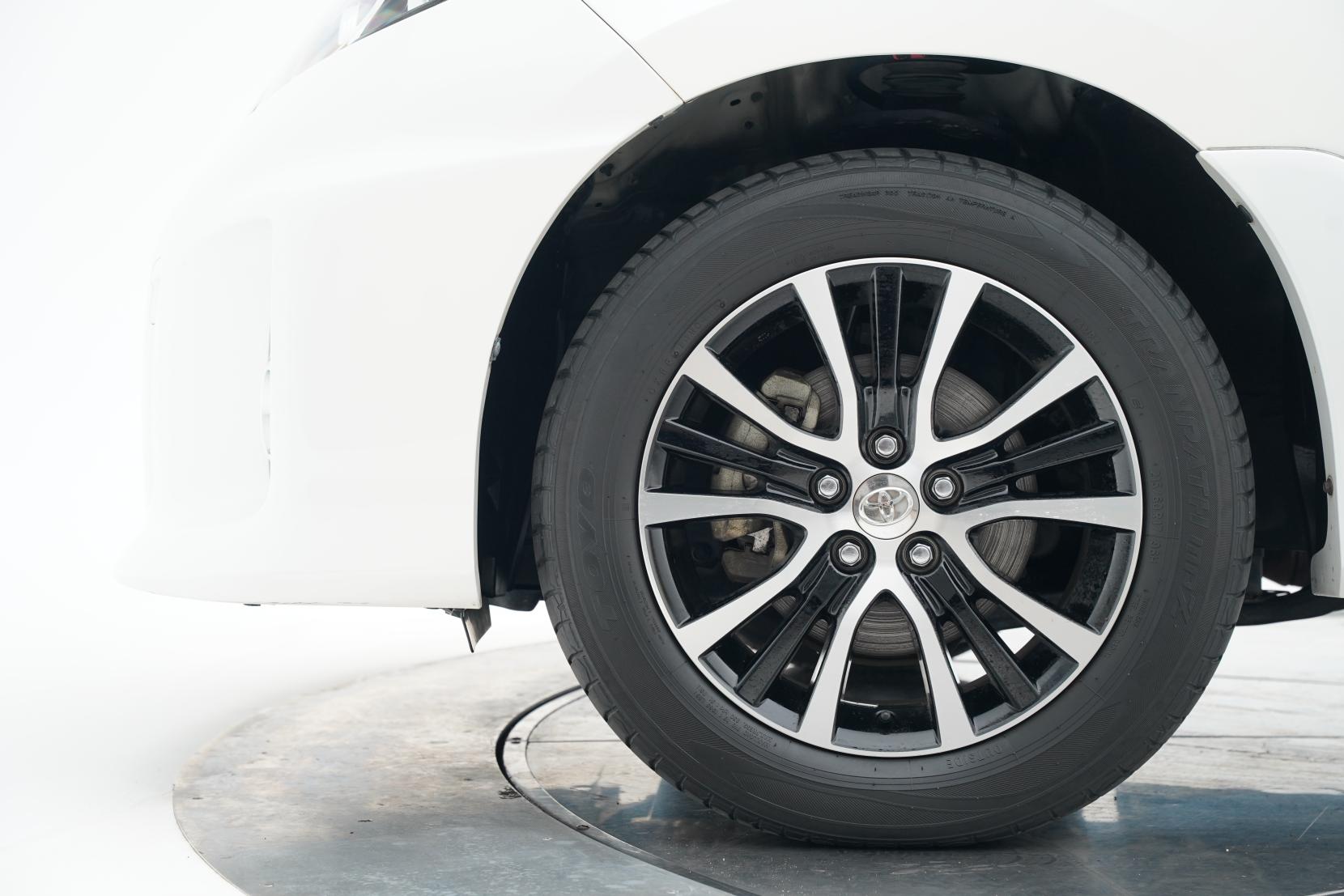 Toyota Estima 2.4 Hybrid 4wd Aeras Premium