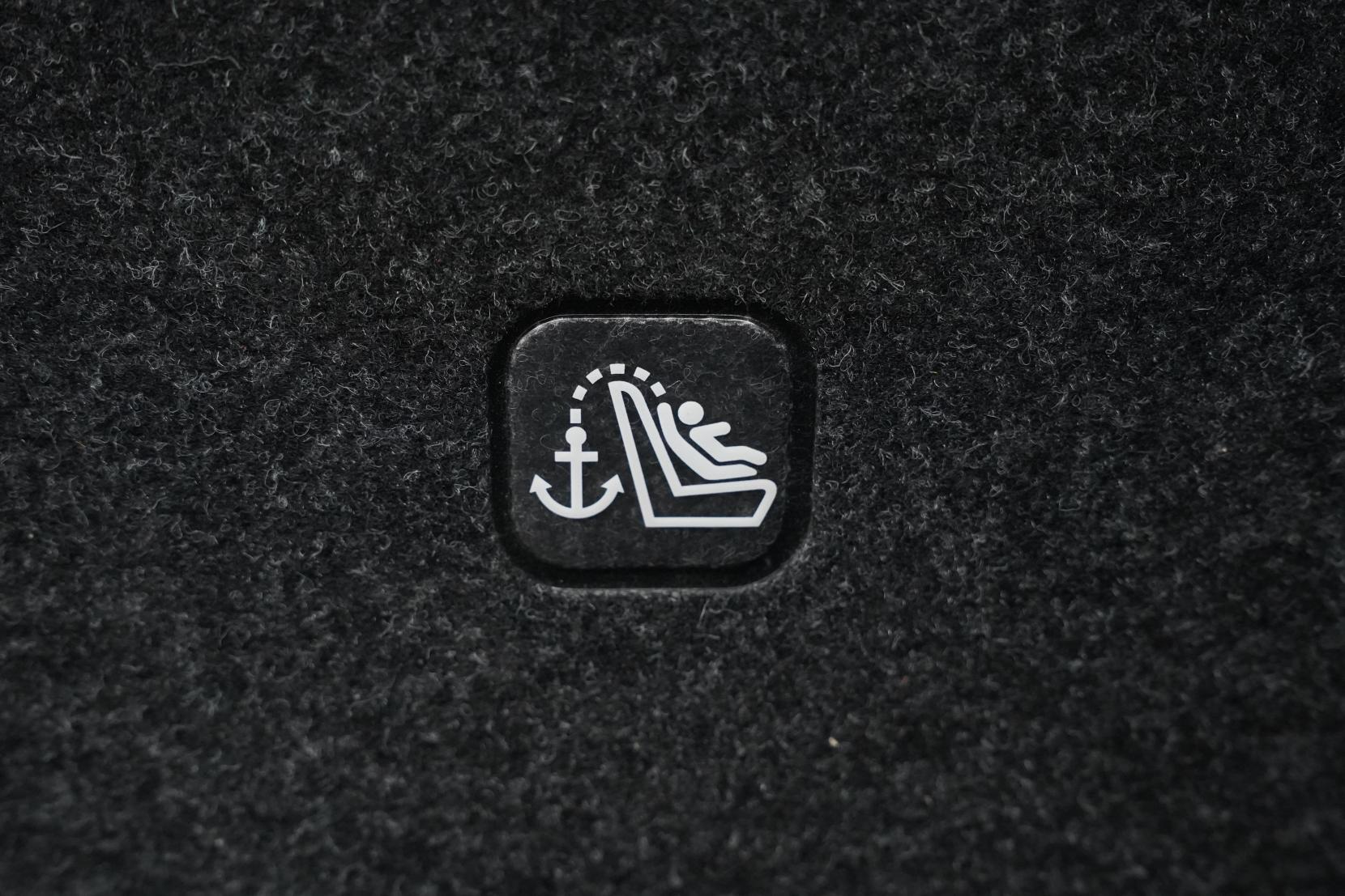 Nissan Note (2004–present) Medalist Emergency Brake