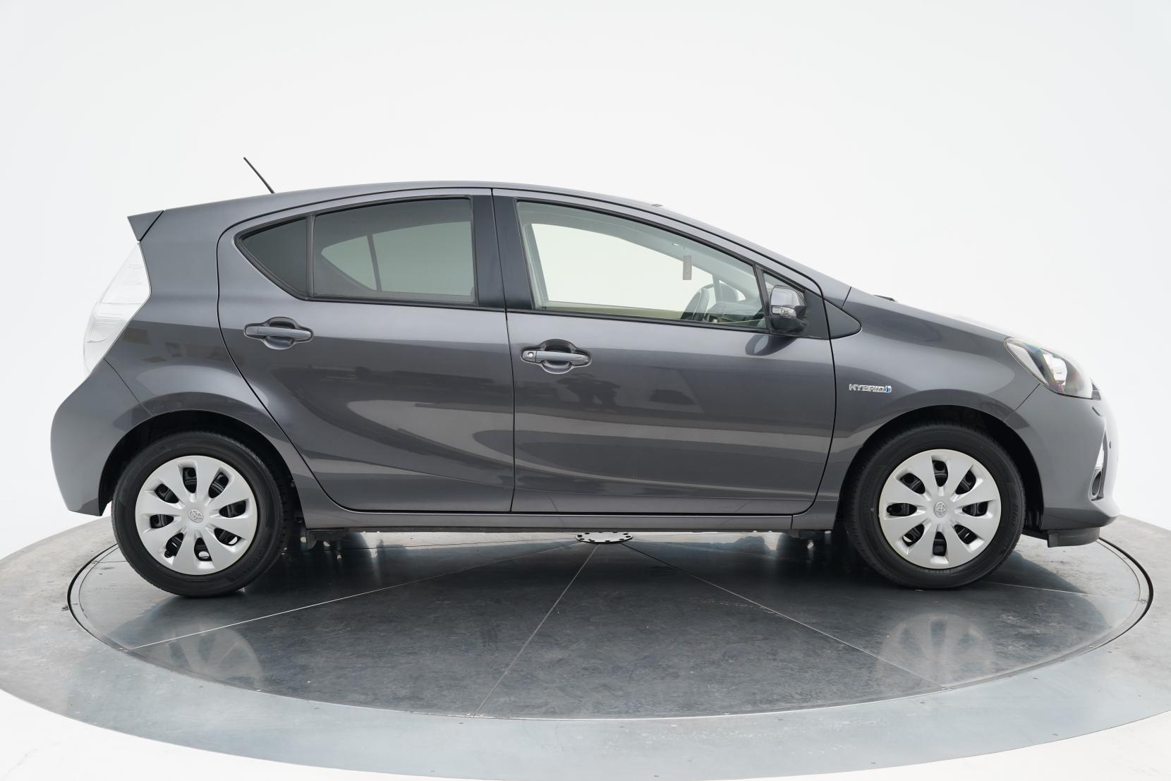 Toyota Aqua 1.5 G PUSH START