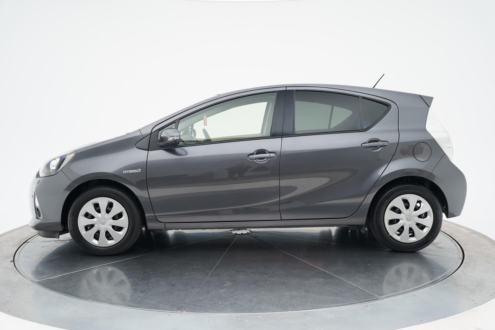 Toyota Aqua 1.5 G PUSH START