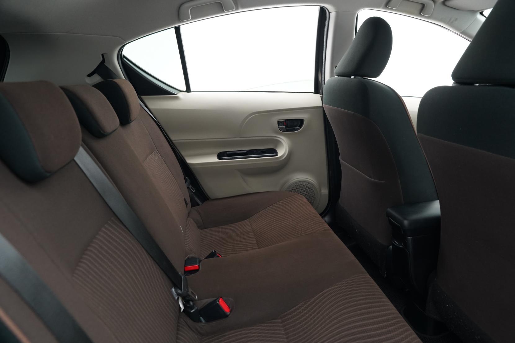 Toyota Aqua 1.5 G PUSH START