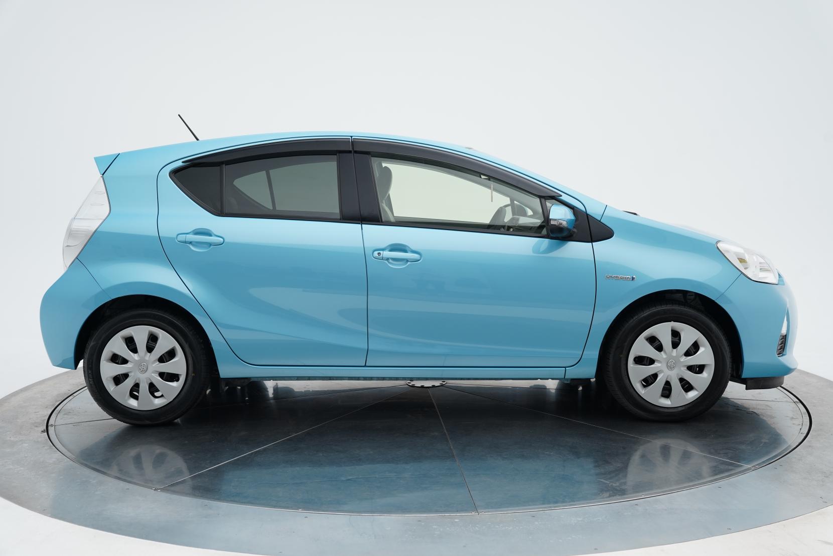 Toyota Aqua 1.5 S Push Start