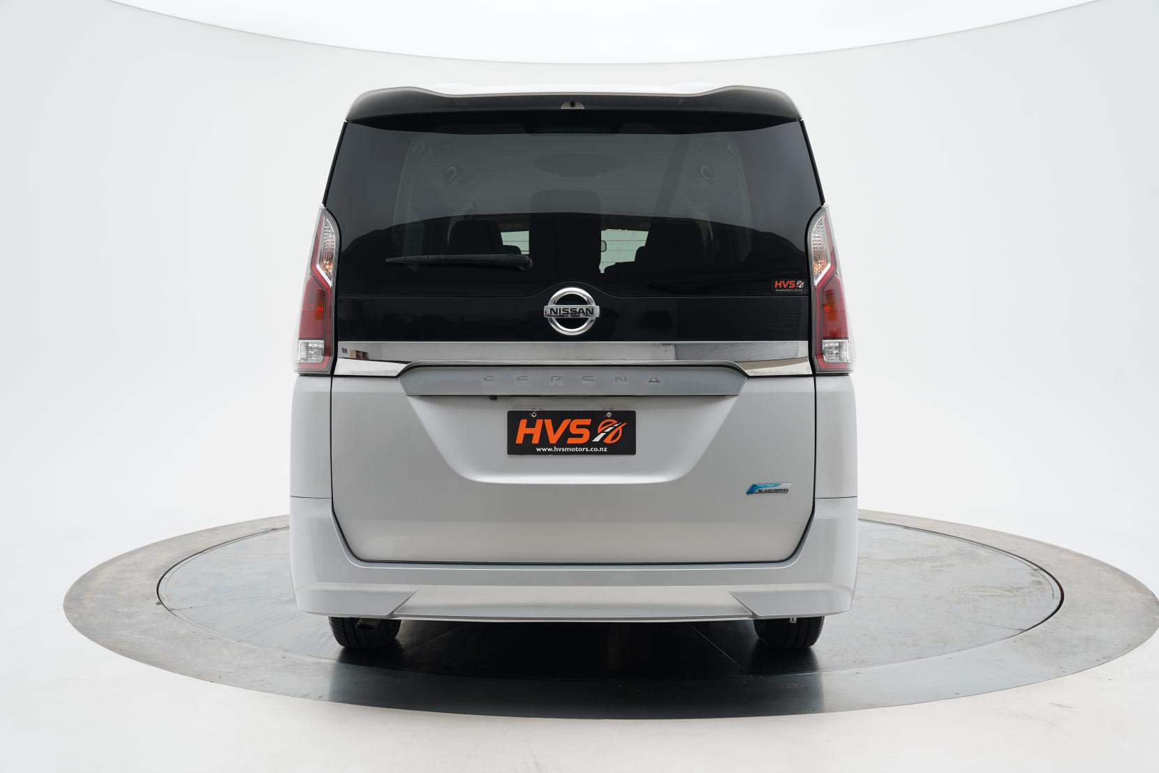Nissan Serena (1991 – present) Hybrid 8 Seater