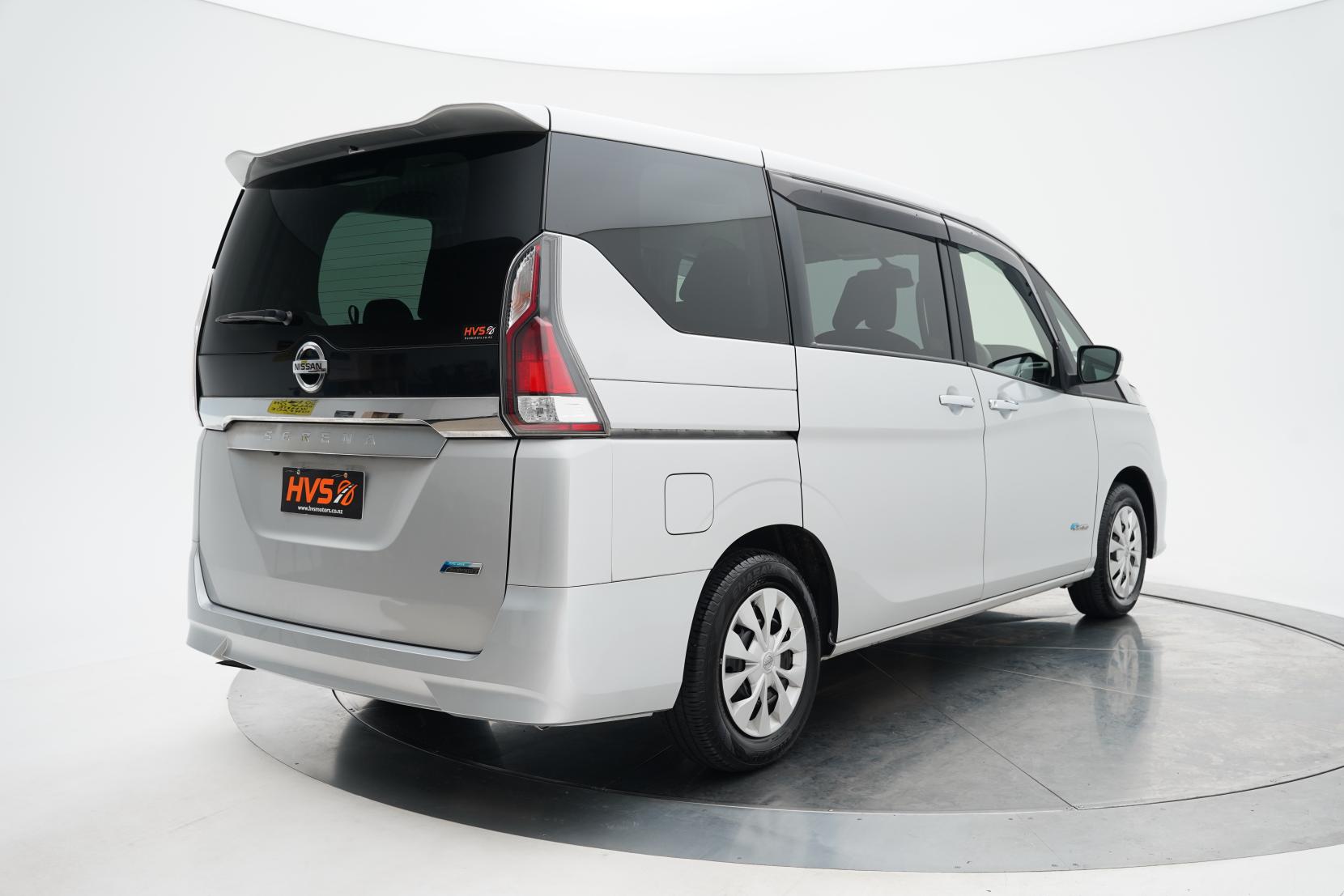 Nissan Serena (1991 – present) Hybrid 8 Seater