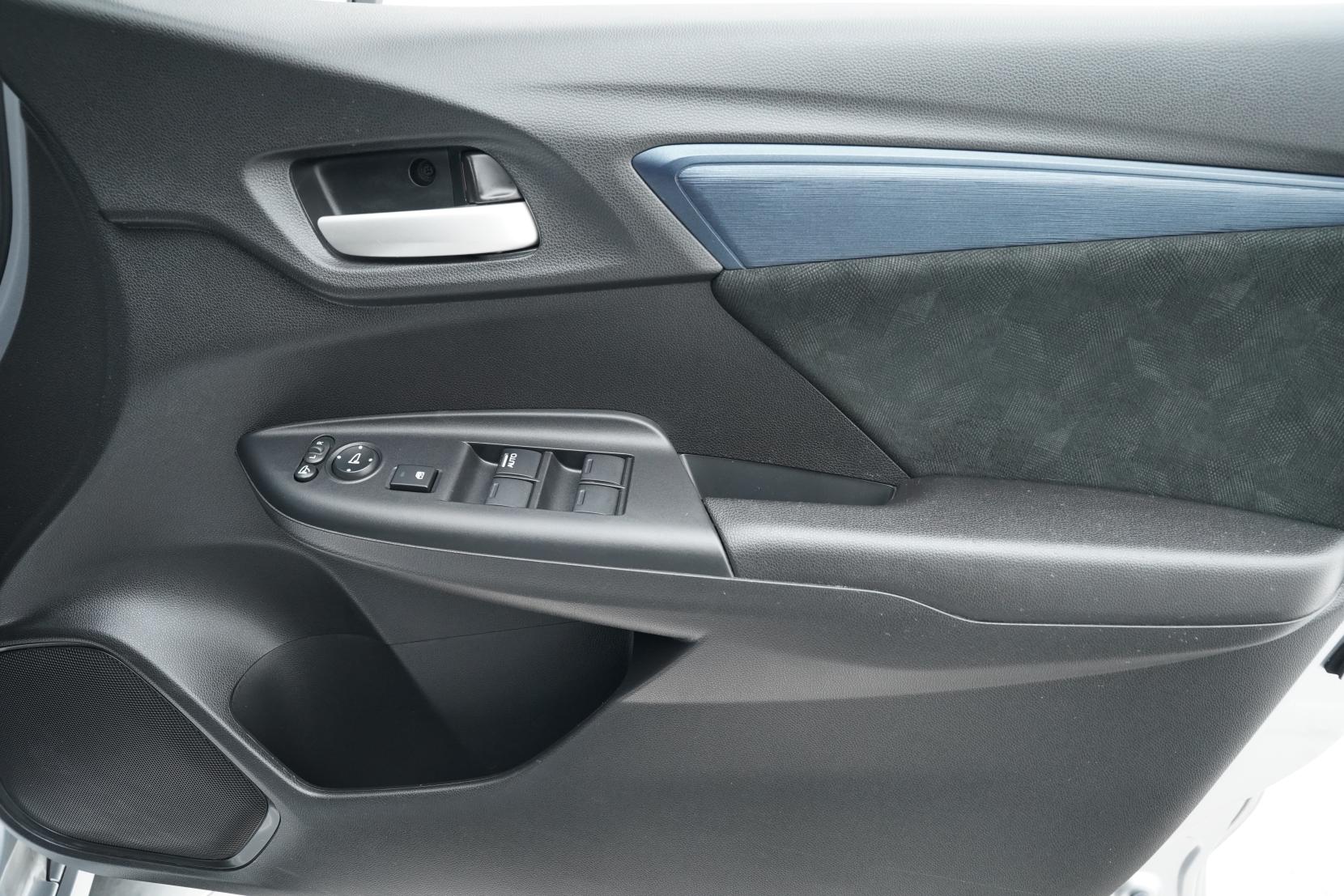 Honda Odyssey/Shuttle (international market) (1995-present) 1.5 HYBRID HONDA SENSING