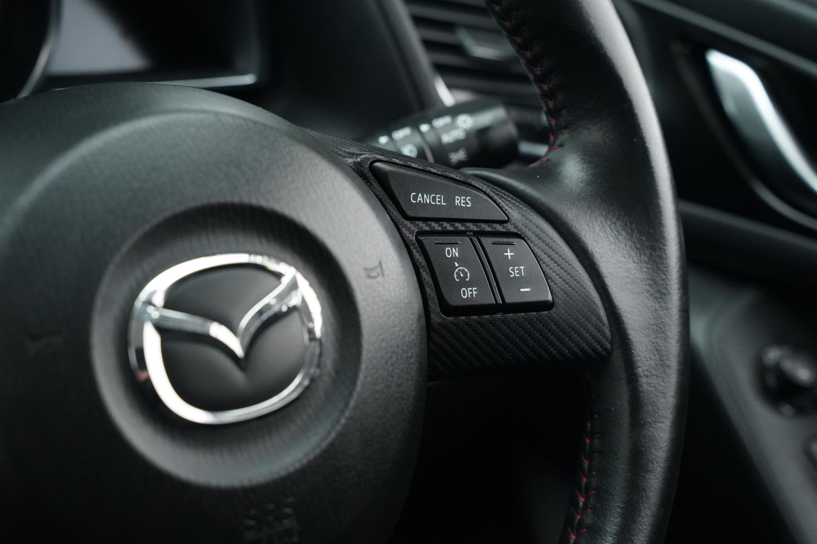 Mazda Axela 2.0 Hybrid S