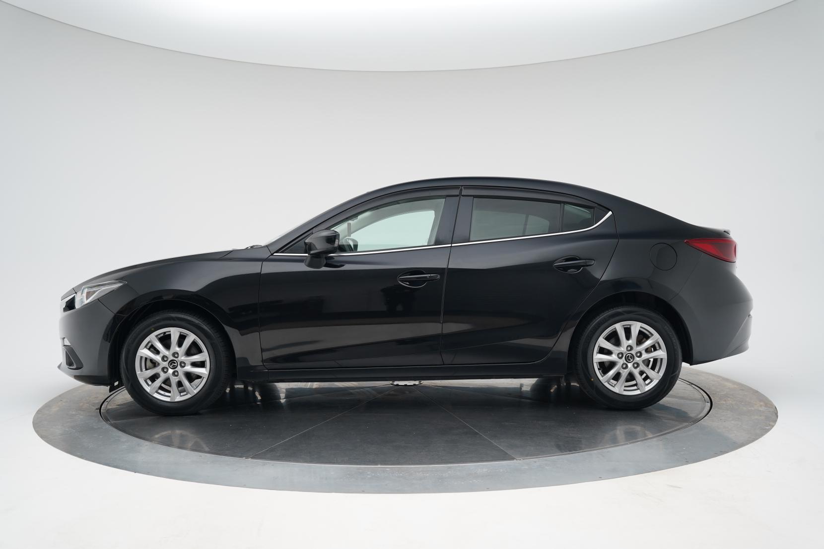 Mazda Axela 2.0 Hybrid S