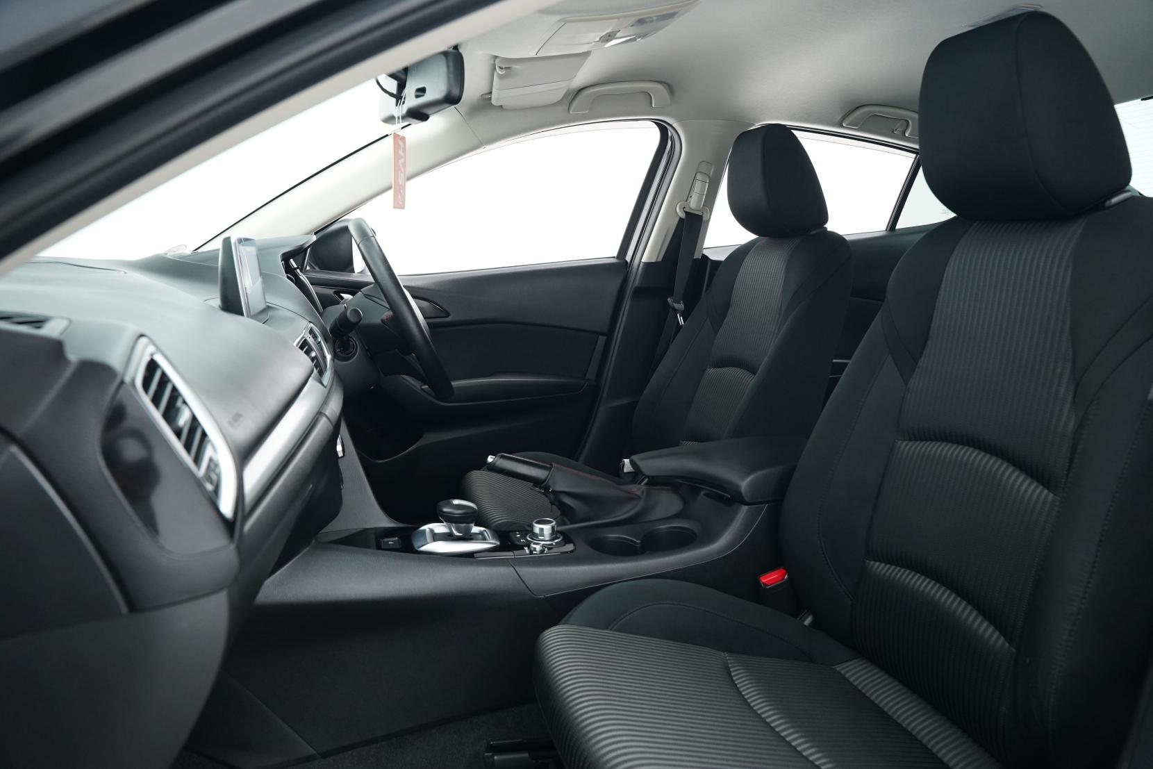 Mazda Axela 2.0 Hybrid S