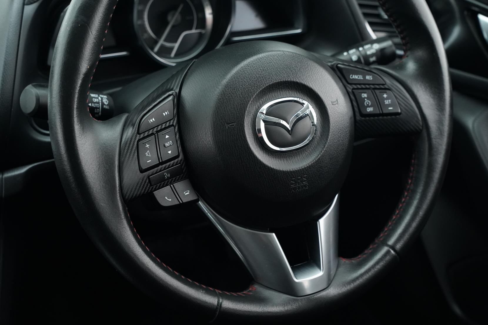 Mazda Axela 2.0 Hybrid S