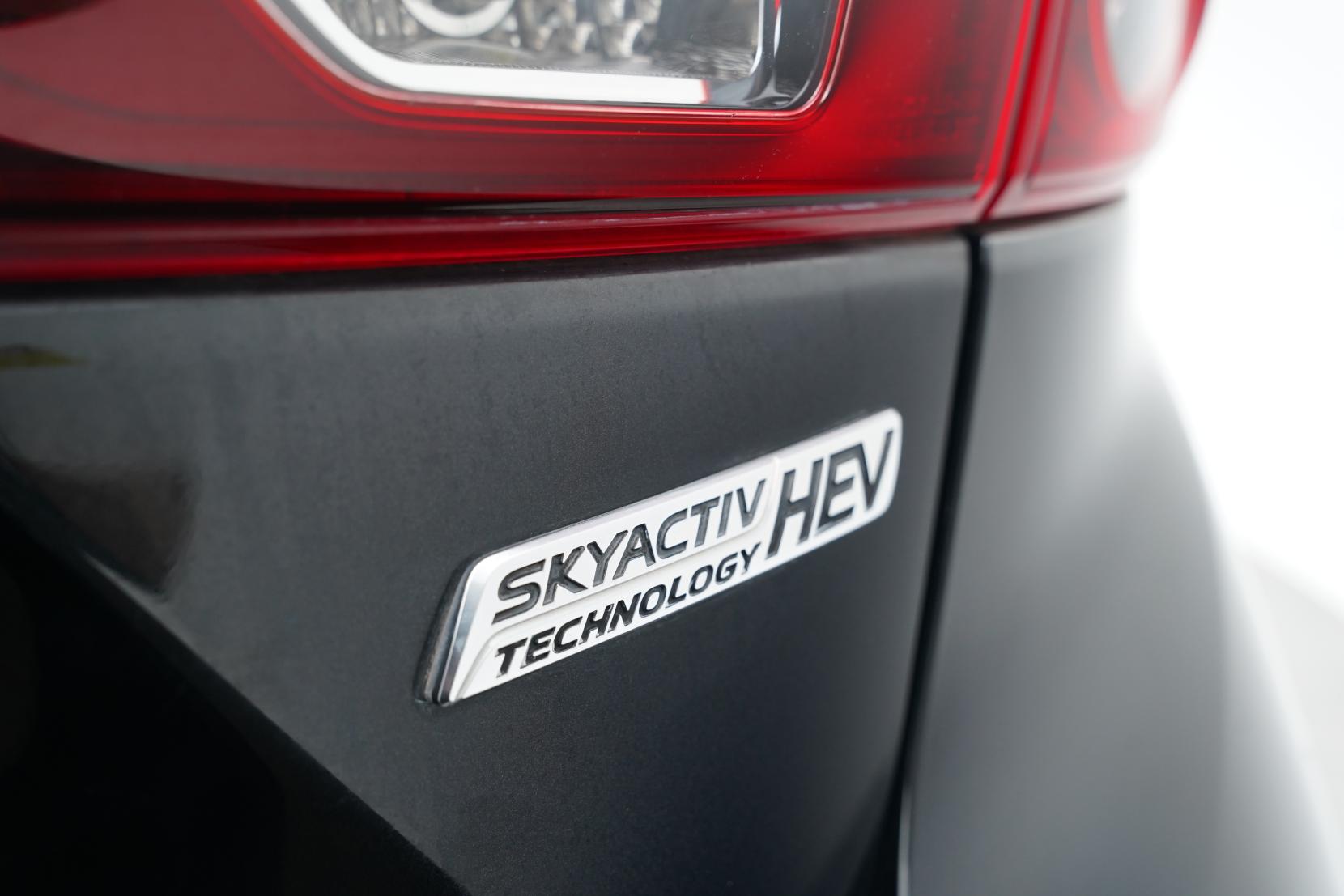 Mazda Axela 2.0 Hybrid S