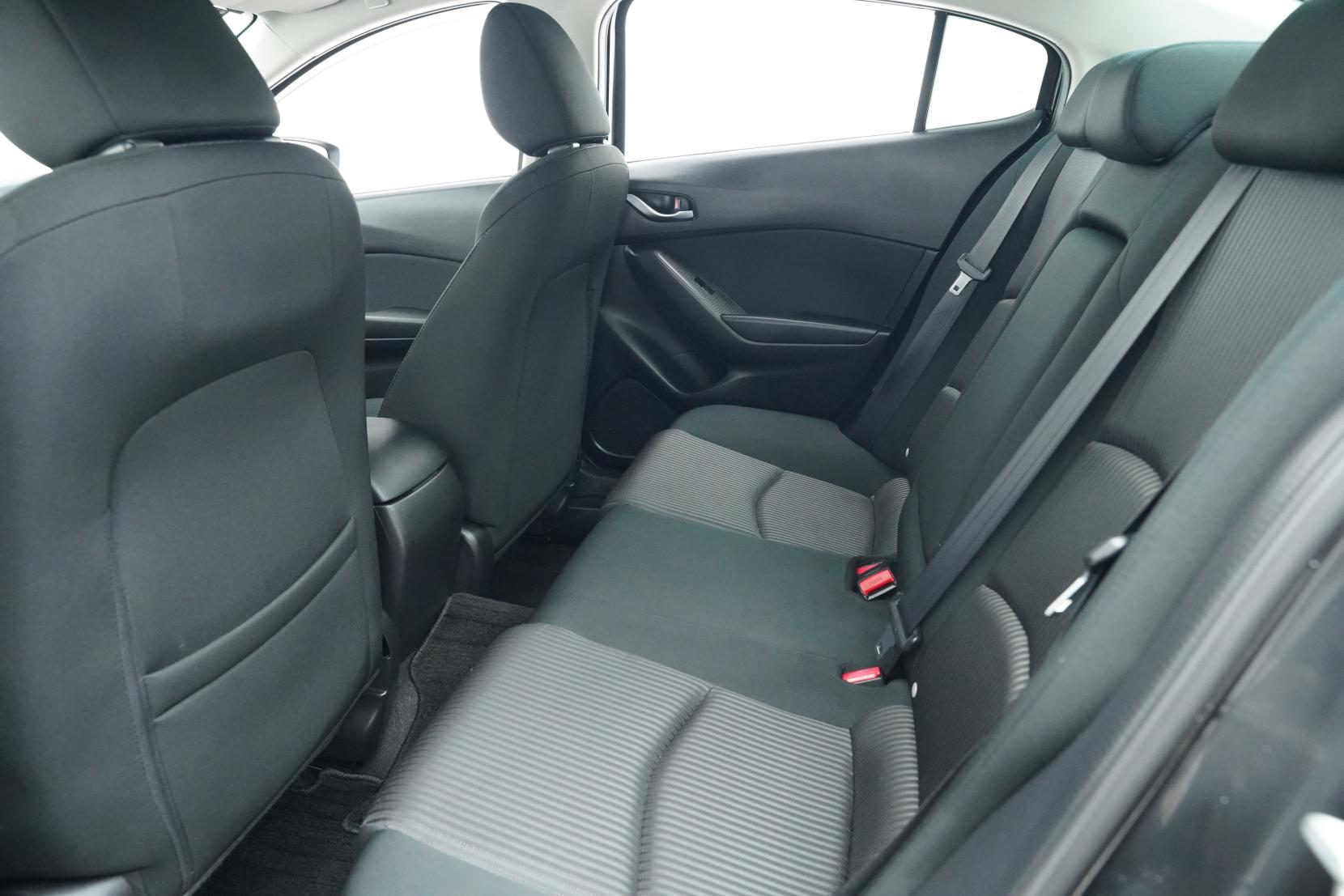 Mazda Axela 2.0 Hybrid S