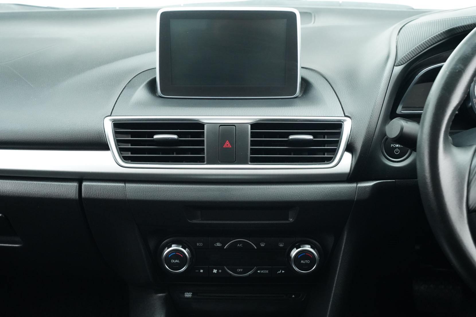 Mazda Axela 2.0 Hybrid S
