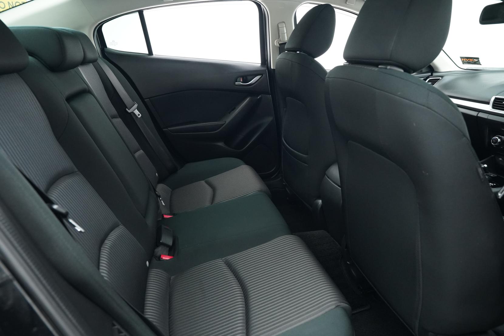 Mazda Axela 2.0 Hybrid S