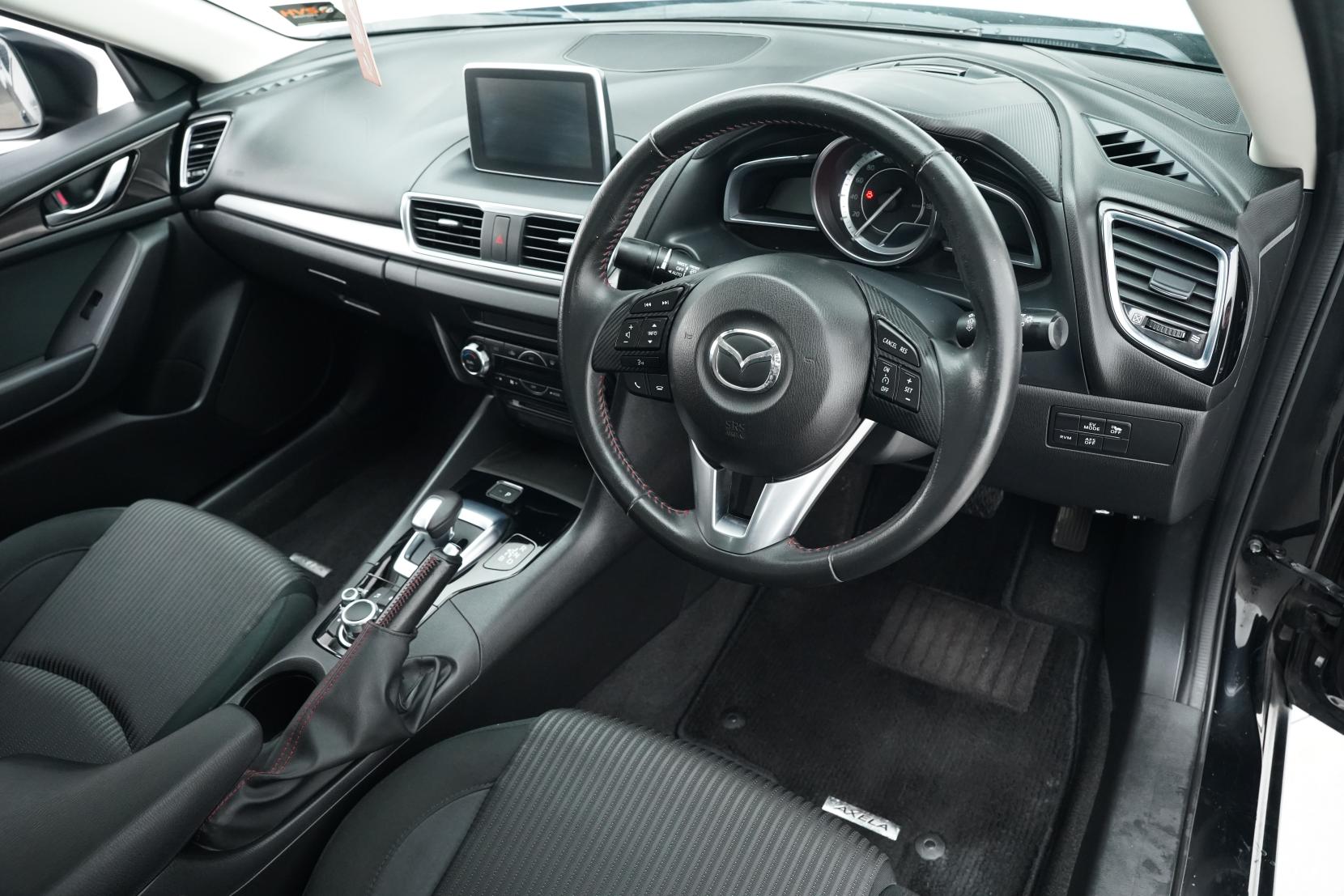 Mazda Axela 2.0 Hybrid S