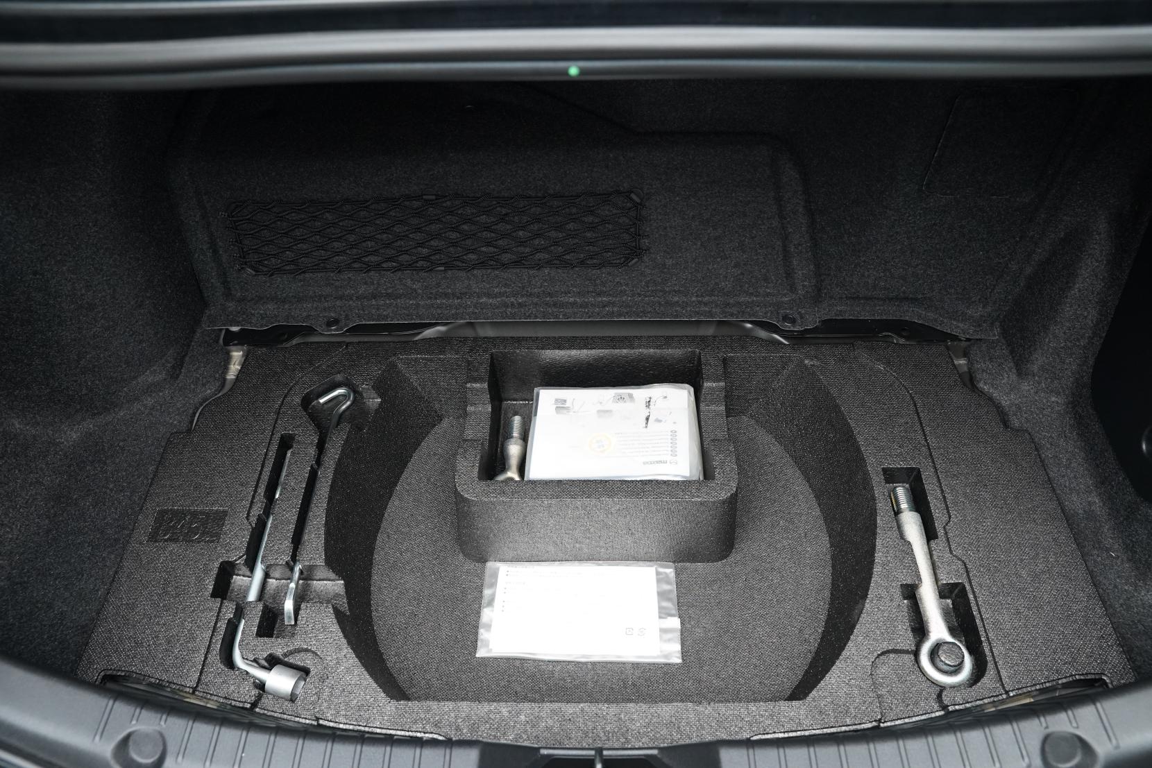 Mazda Axela 2.0 Hybrid S
