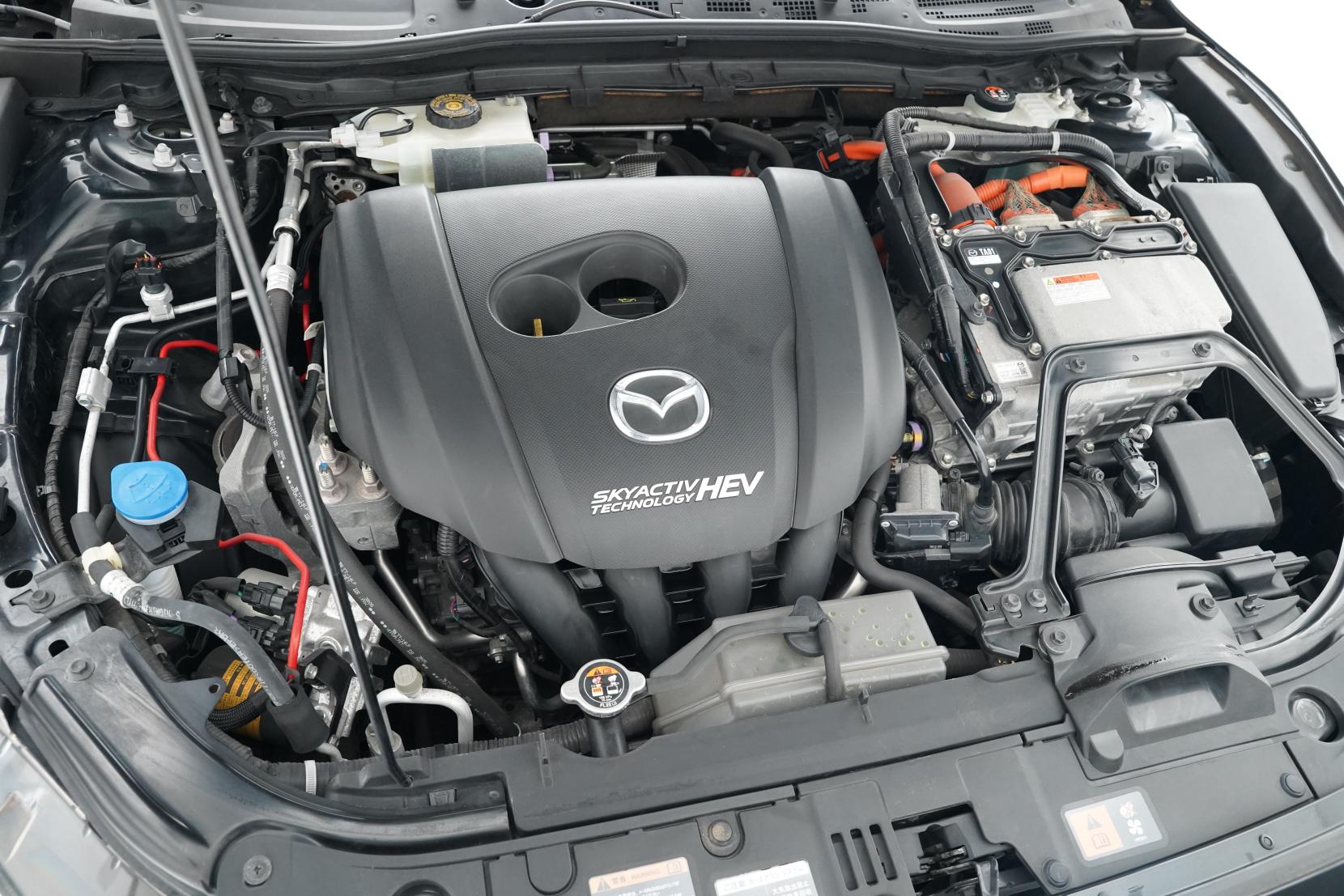 Mazda Axela 2.0 Hybrid S