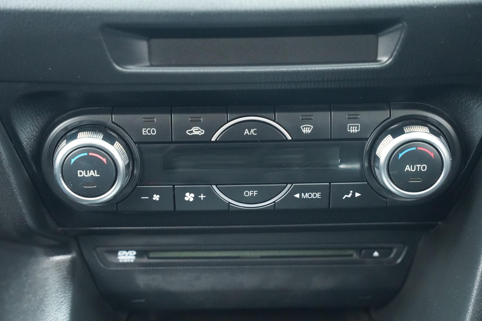 Mazda Axela 2.0 Hybrid S