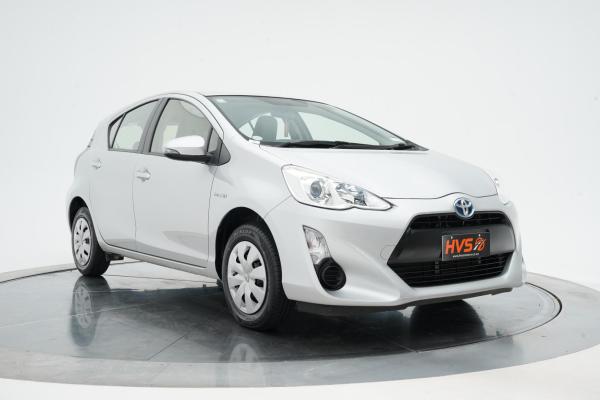 Toyota Aqua 1.5 Hybrid L