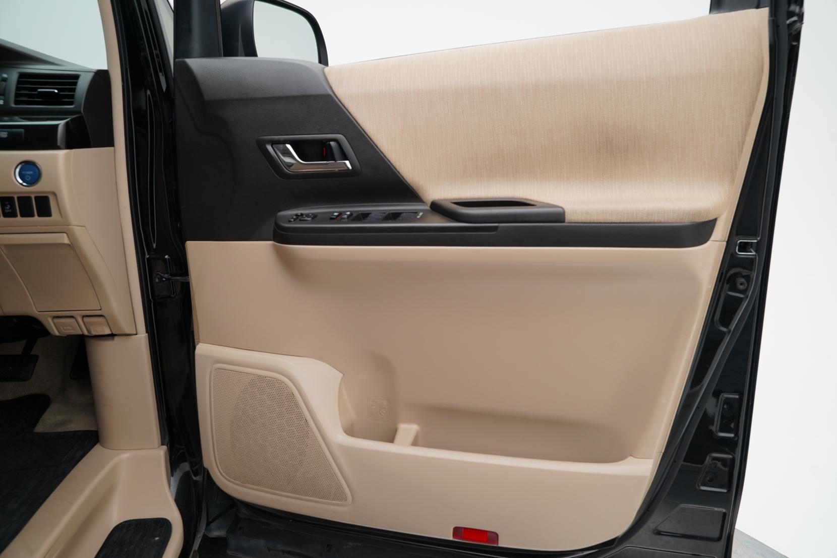 Toyota Vellfire 2.4 HYBRID 4WD X