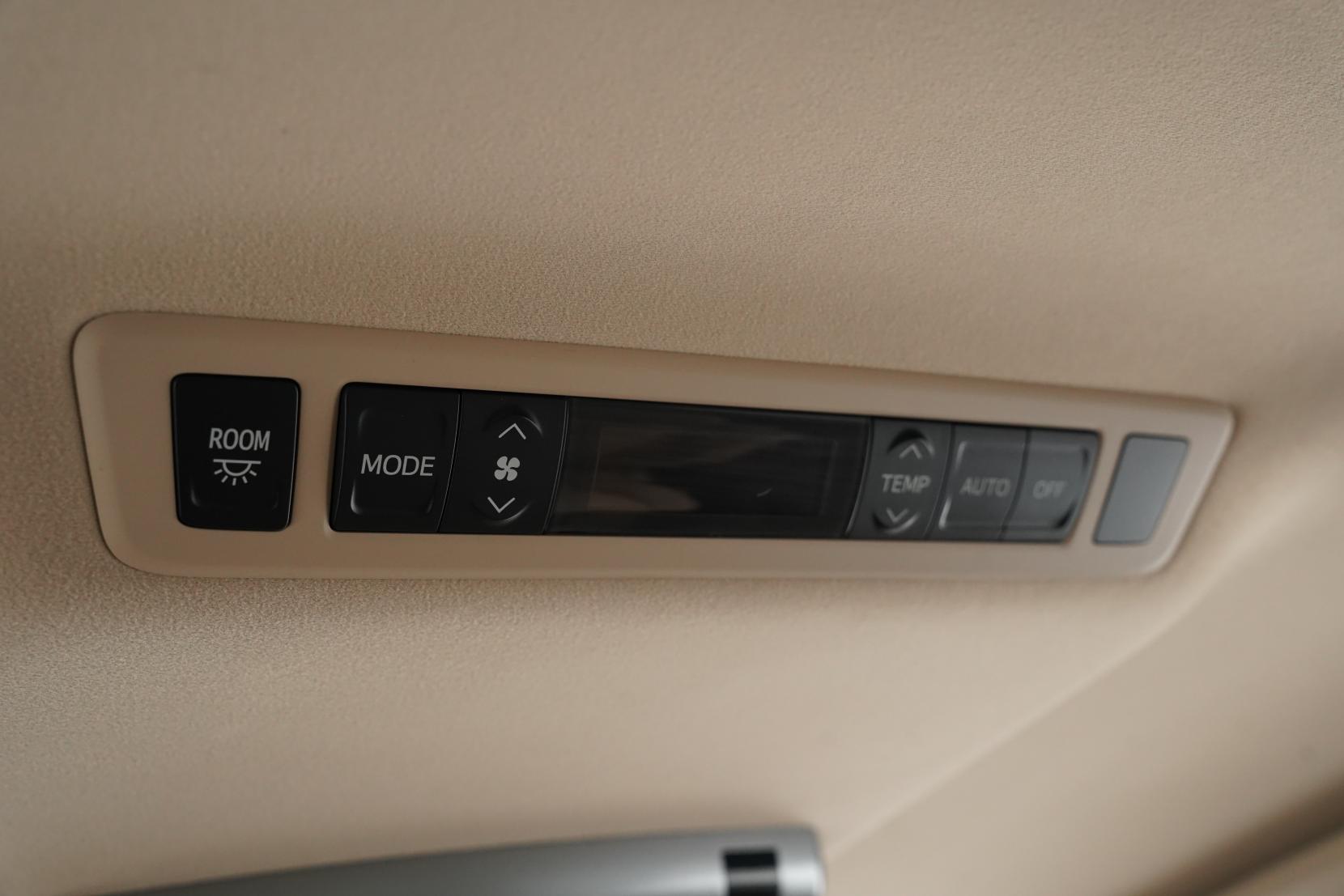 Toyota Vellfire 2.4 HYBRID 4WD X