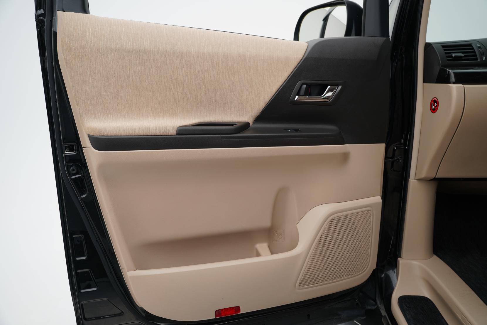 Toyota Vellfire 2.4 HYBRID 4WD X