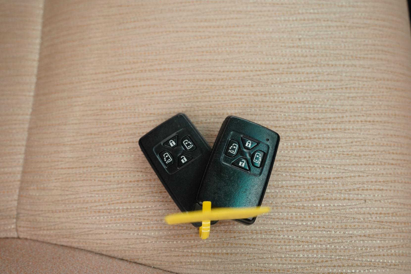 Toyota Vellfire 2.4 HYBRID 4WD X