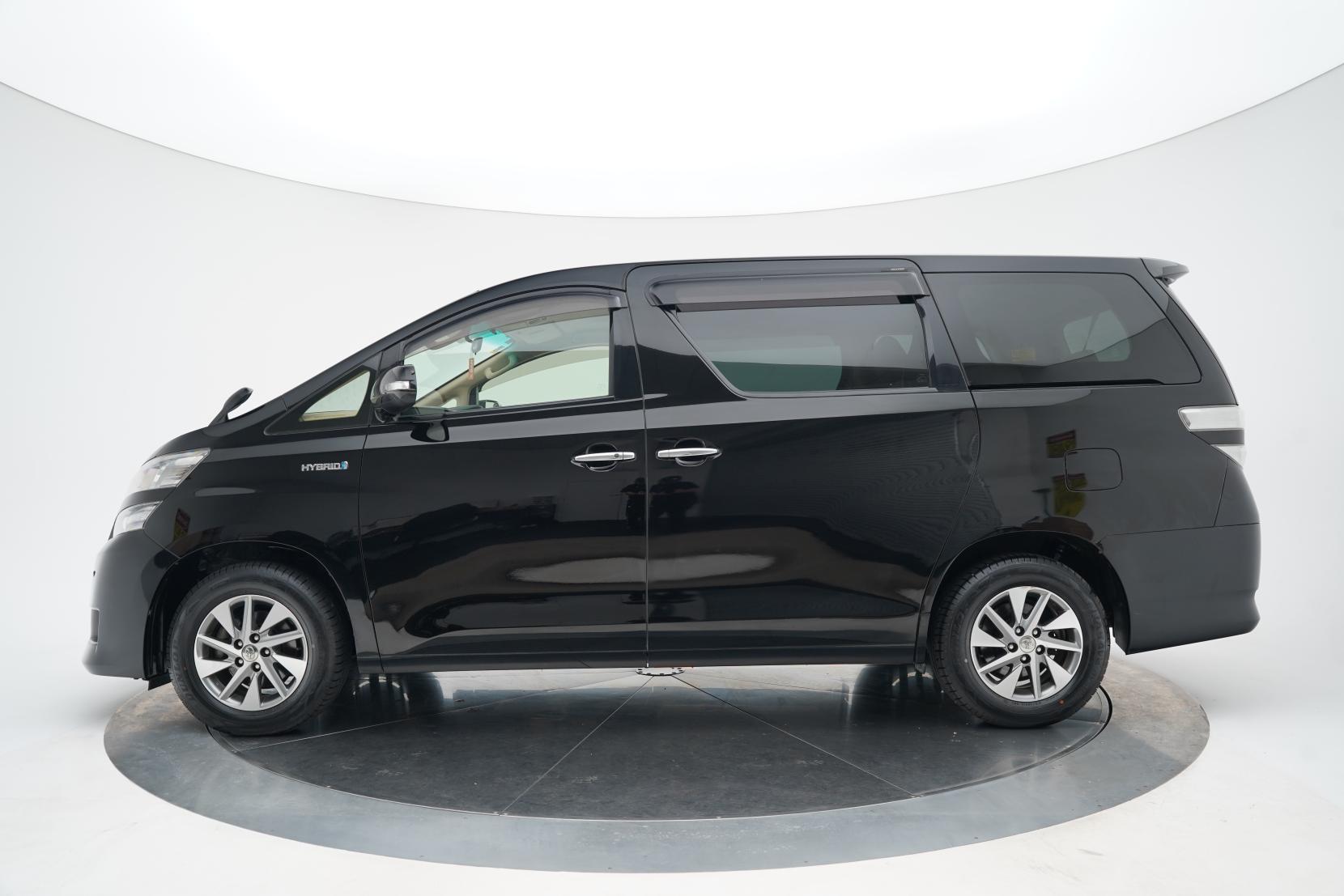 Toyota Vellfire 2.4 HYBRID 4WD X